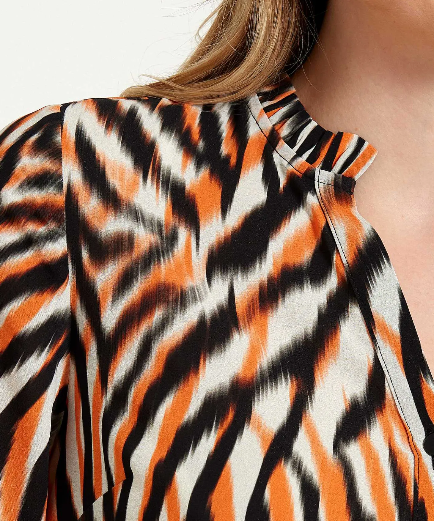 kyra_dress_tiger_print_he_3.webp Dress Tiger Print Hette*KYRA Best