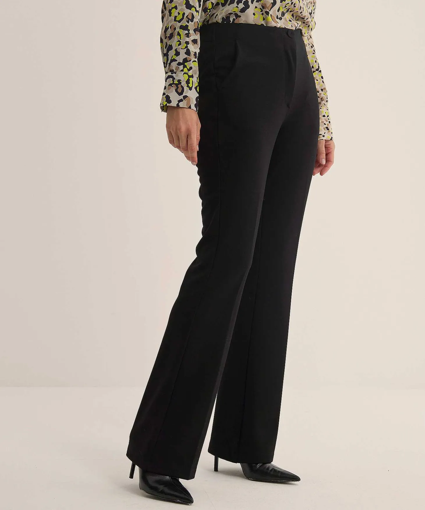 kyra_flared_pants_charlot_3.webp Flared Pants Charlotte*KYRA Best Sale