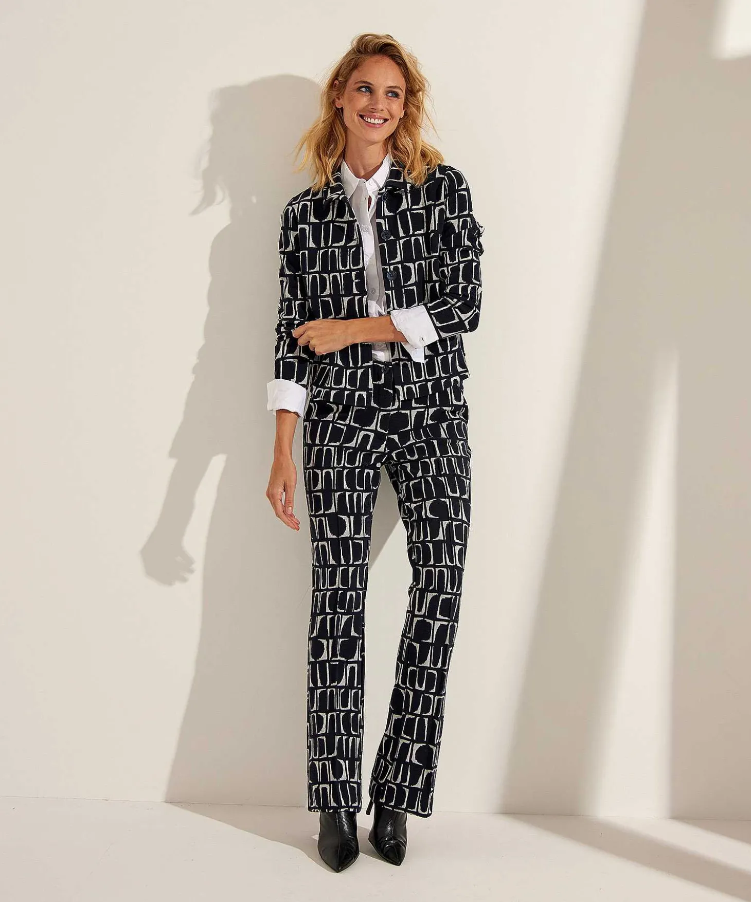 kyra_jacket_geo_print_dul_3.webp Jacket Geo Print Dulce*KYRA Hot