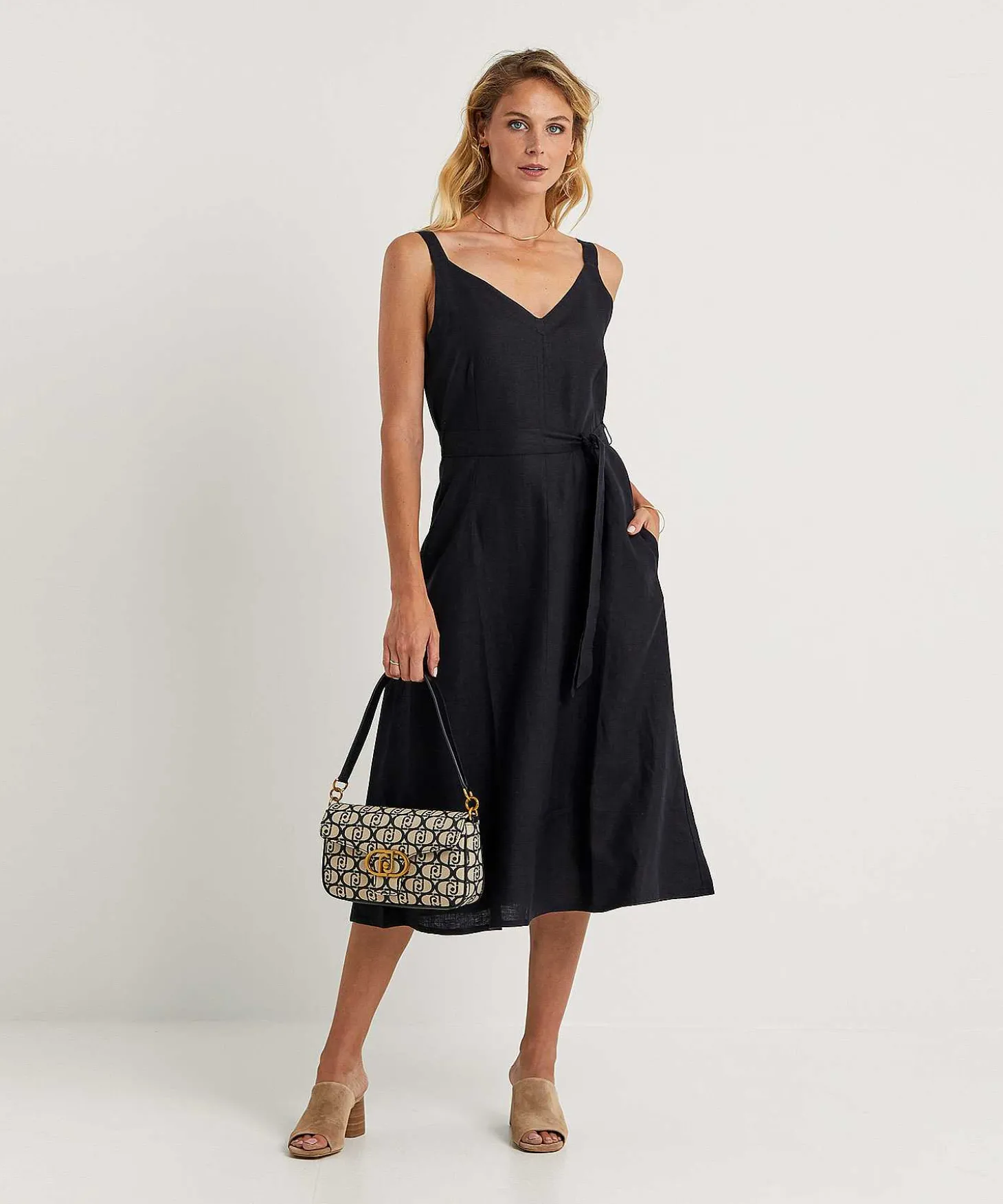 kyra_linen_dress_spaghett_3-1.webp Linen Dress Spaghetti Straps Lennie*KYRA Store