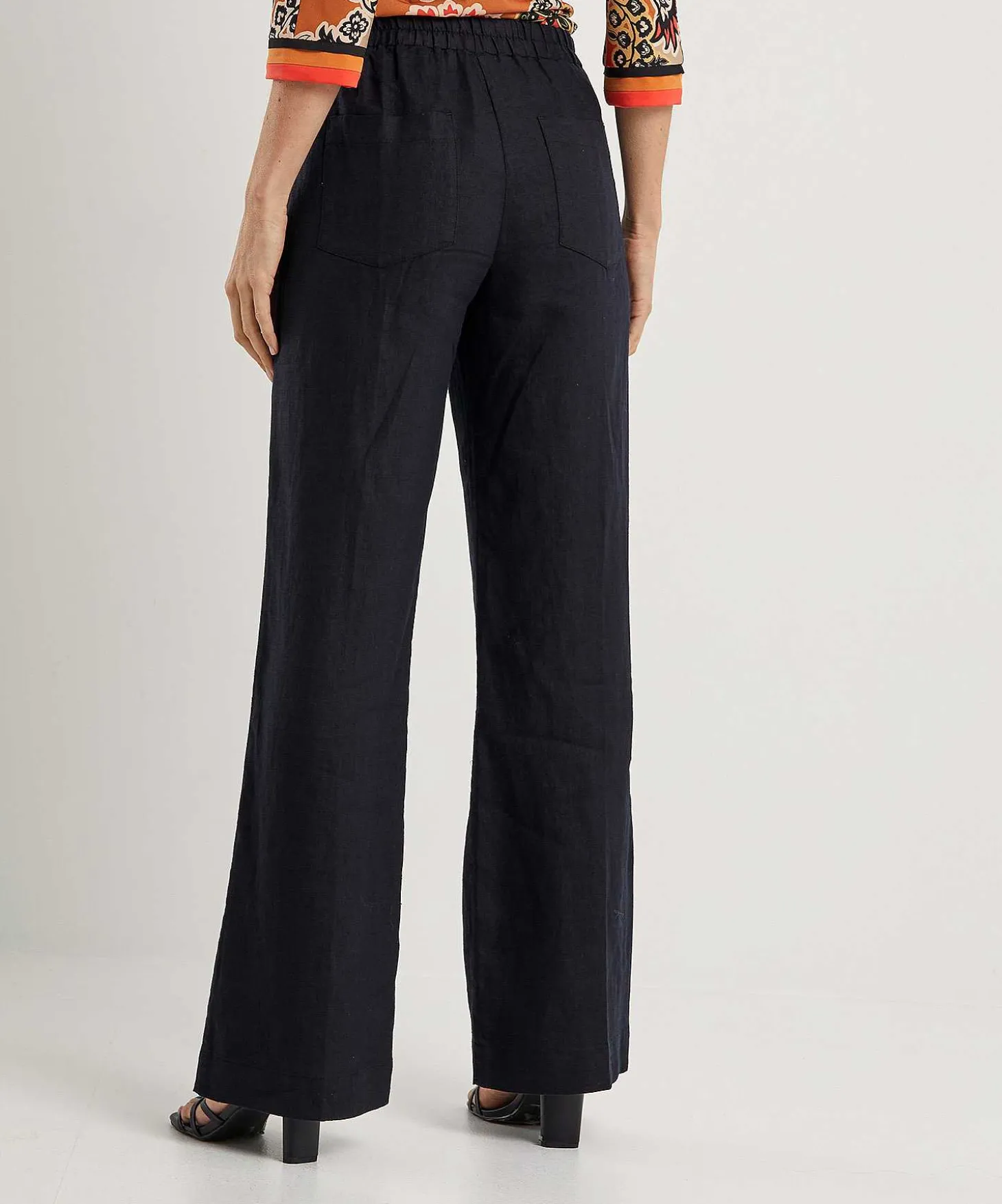 kyra_linen_pants_lieke_2-3.webp Linen Pants Lieke*KYRA Online