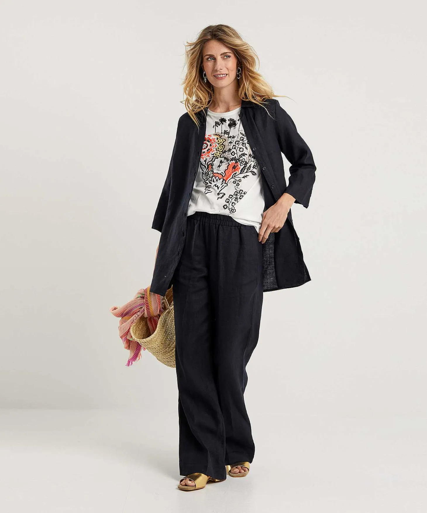 kyra_linen_tunic_blouse_l_1-2.webp Linen Tunic Blouse Liza*KYRA Store