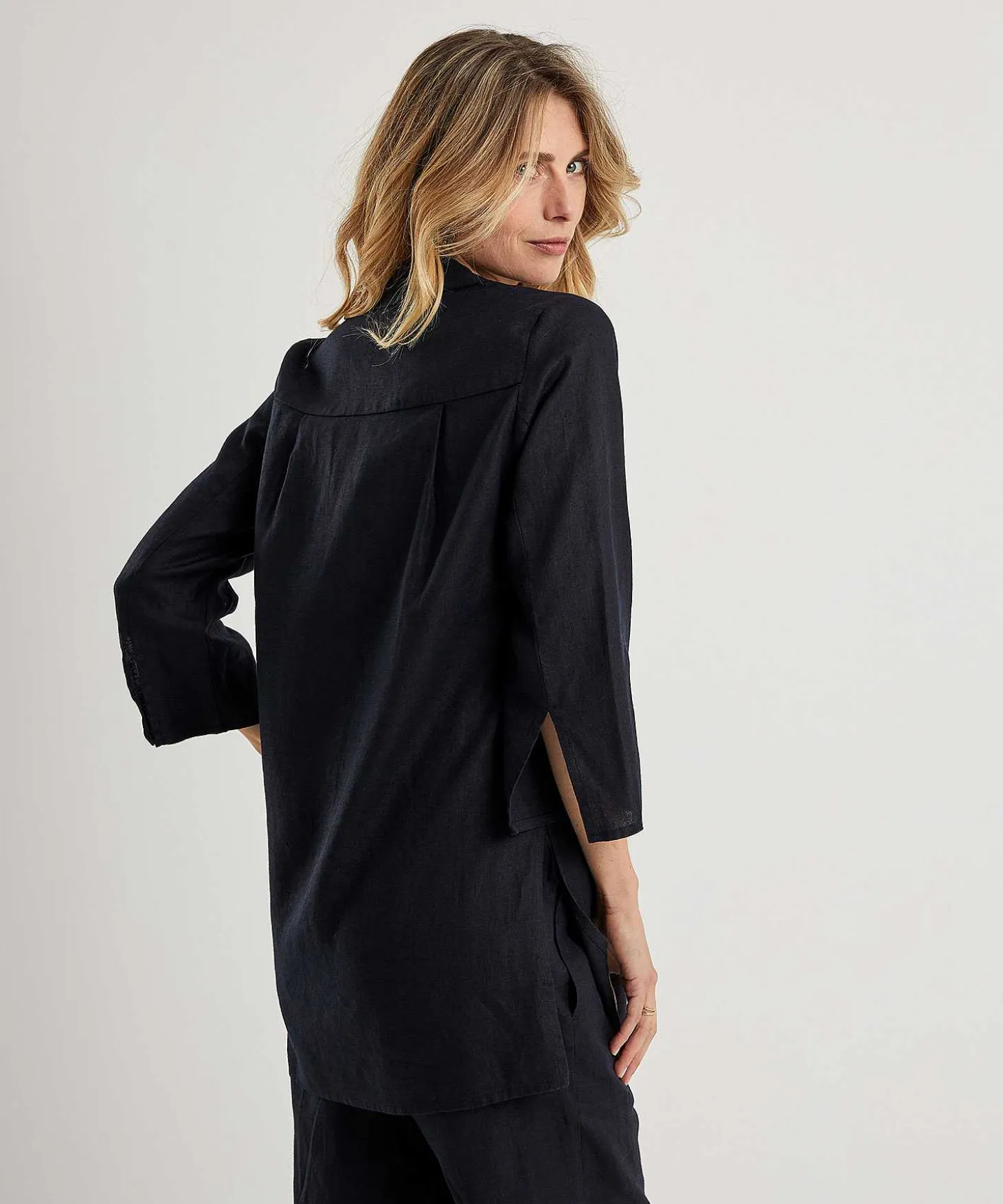 kyra_linen_tunic_blouse_l_2-2.webp Linen Tunic Blouse Liza*KYRA Store