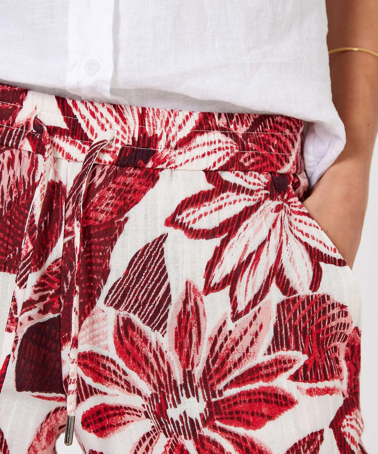 kyra_pants_red_flower_lin_3.webp Pants Red Flower Linza*KYRA Store