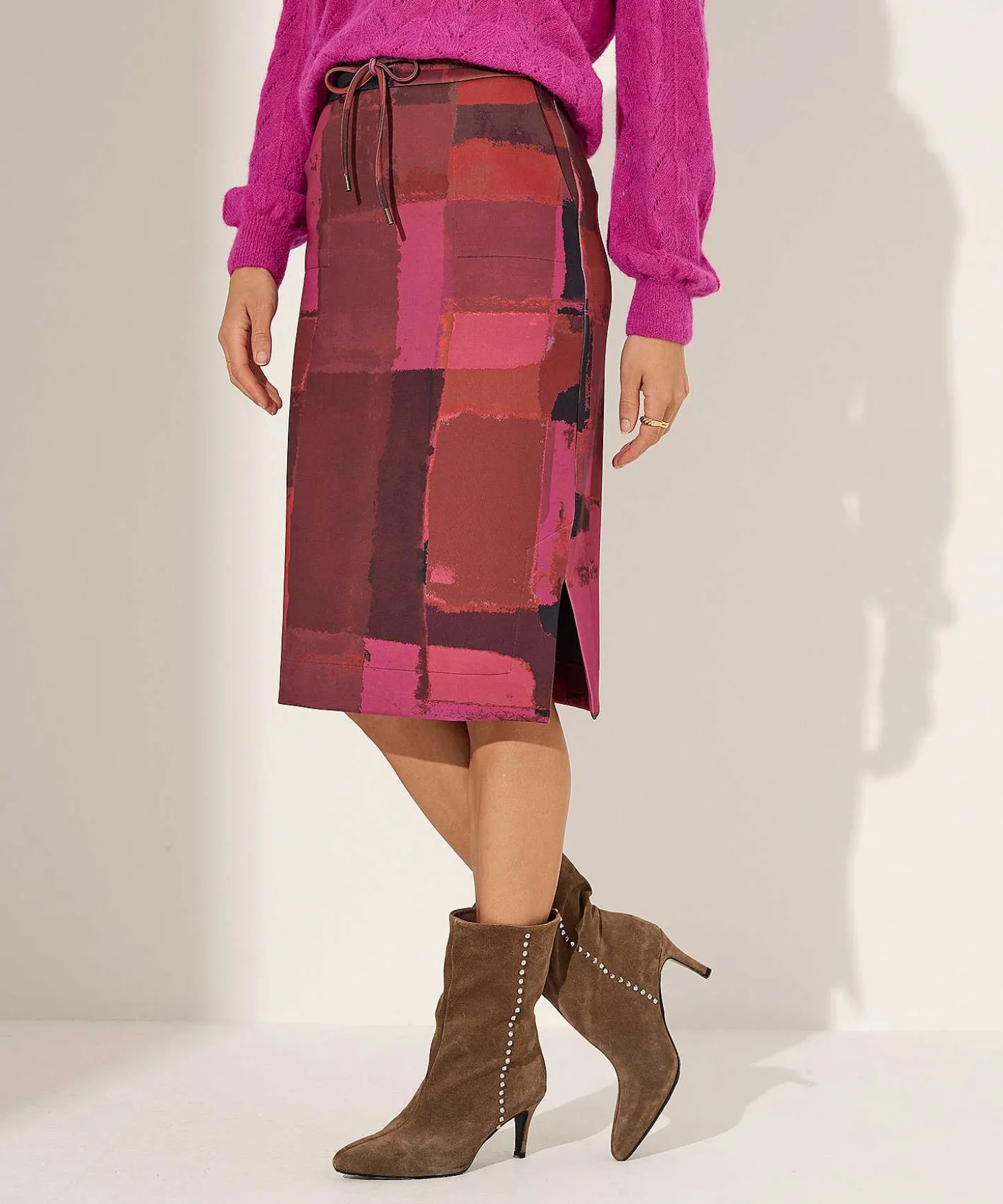 kyra_scuba_skirt_abstract_2.webp Scuba Skirt Abstract Noella*KYRA Best