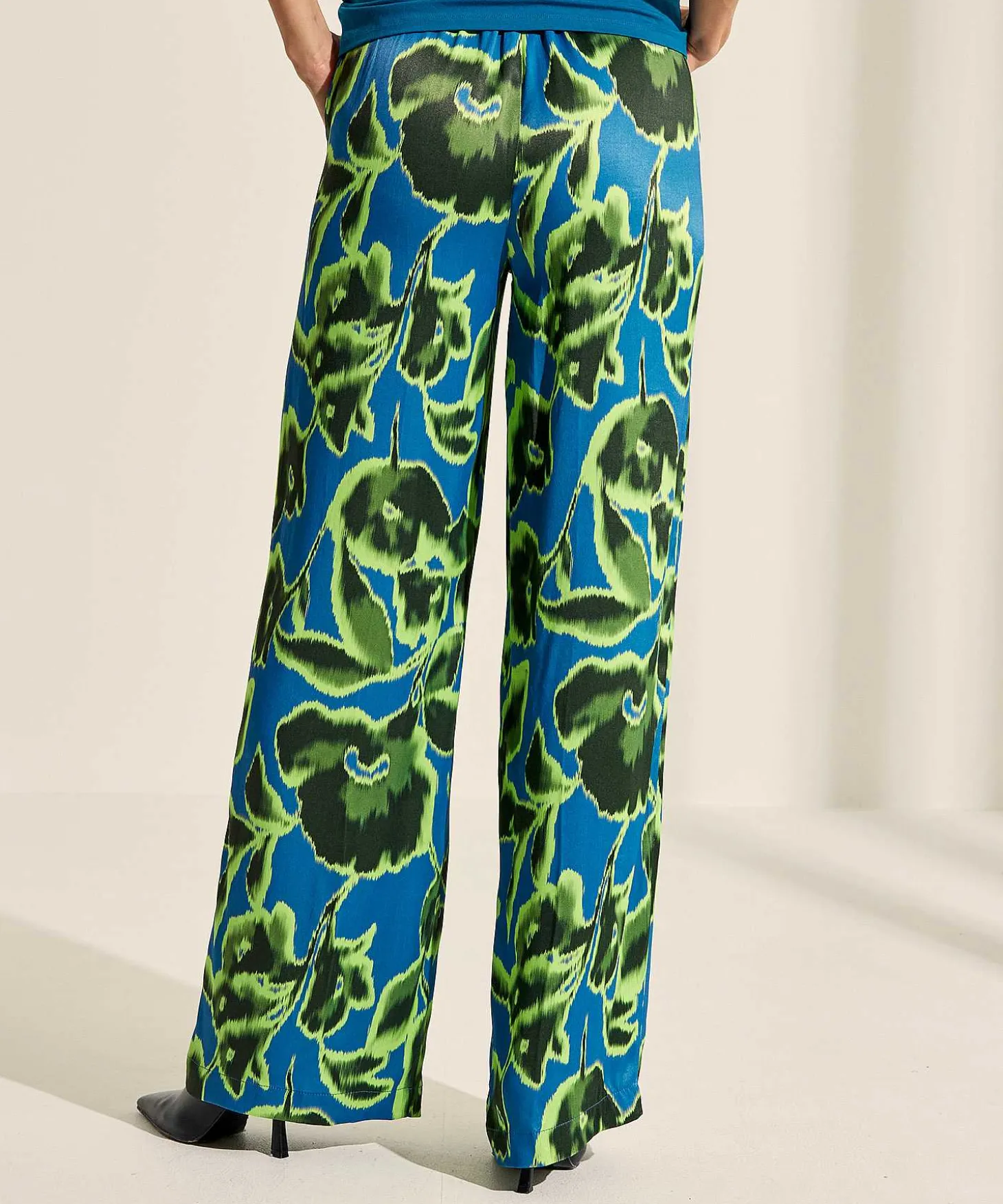 kyra_silky_pants_flower_a_0.webp Silky Pants Flower Agatha*KYRA Best Sale