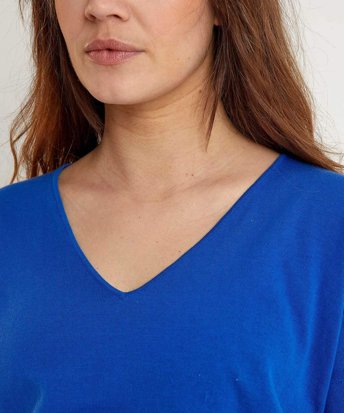 kyra_sweater_vneck_avy_1-3.webp Sweater V-Neck Avy*KYRA Outlet