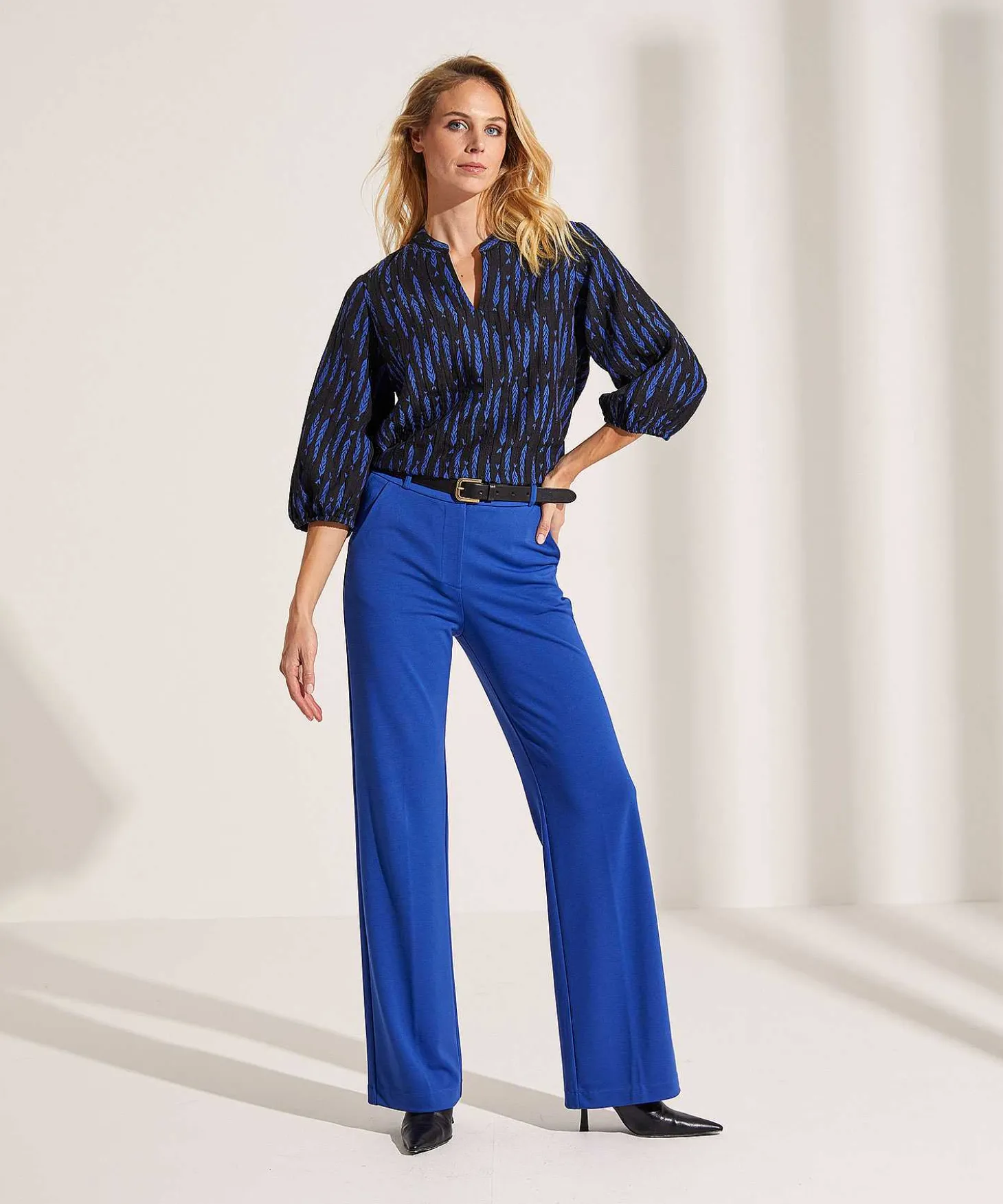 kyra_twotone_top_eve_0.webp Two-Tone Top Eve*KYRA New