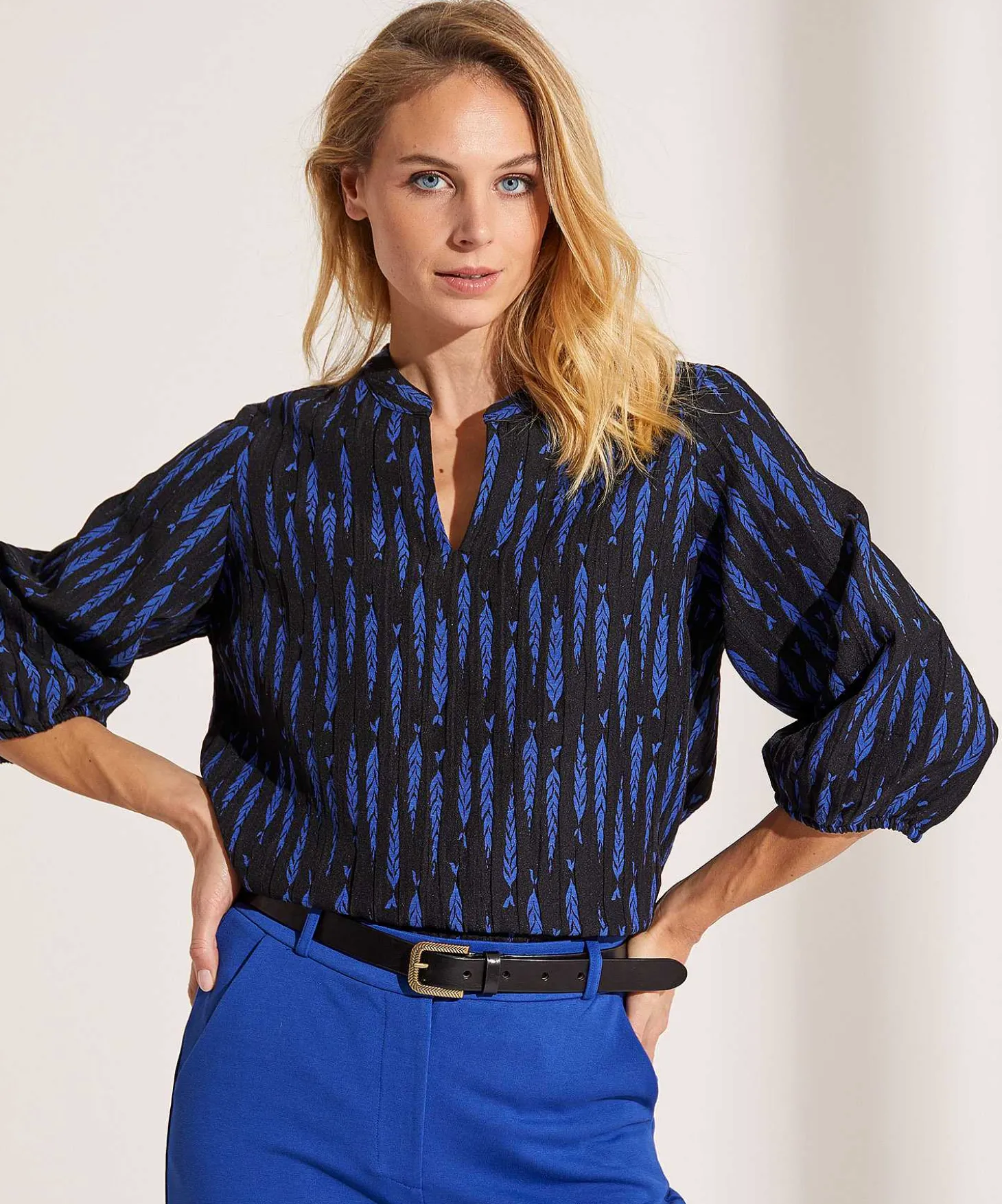 kyra_twotone_top_eve_2.webp Two-Tone Top Eve*KYRA New