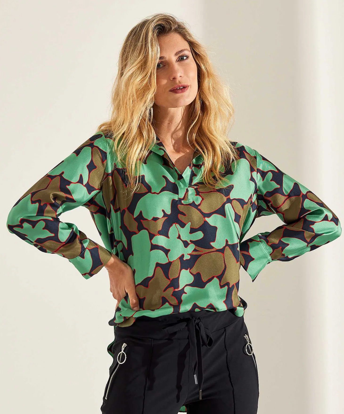 lasalle_blouse_leaf_print_2.webp Blouse Leaf Print Silk New York*LaSalle Online