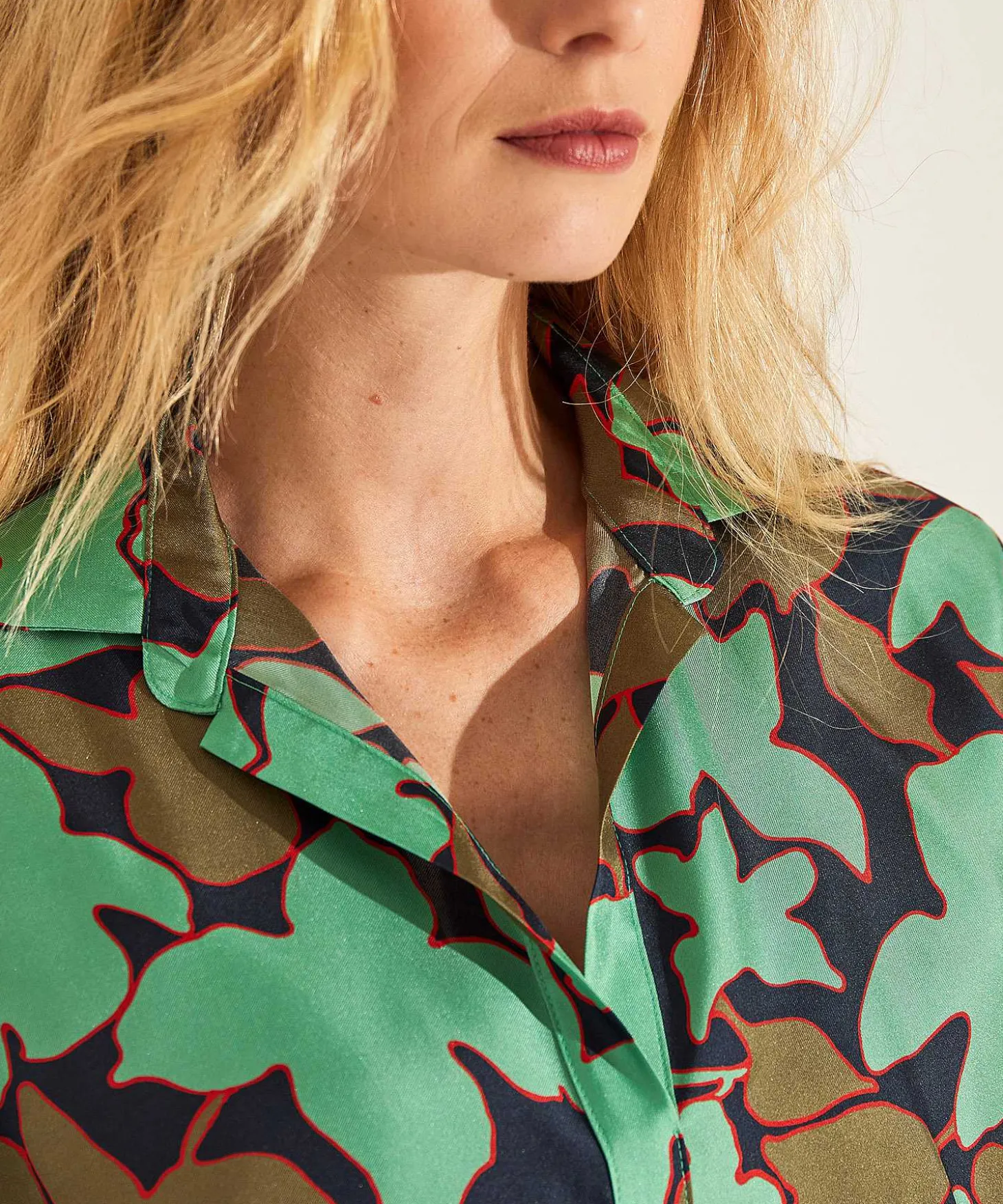 lasalle_blouse_leaf_print_3.webp Blouse Leaf Print Silk New York*LaSalle Online
