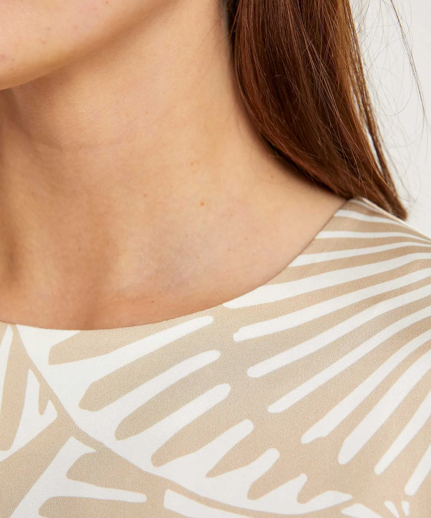 louis_and_mia_silky_blous_2.webp Silky Blouse Two-Tone*Louis and Mia Shop