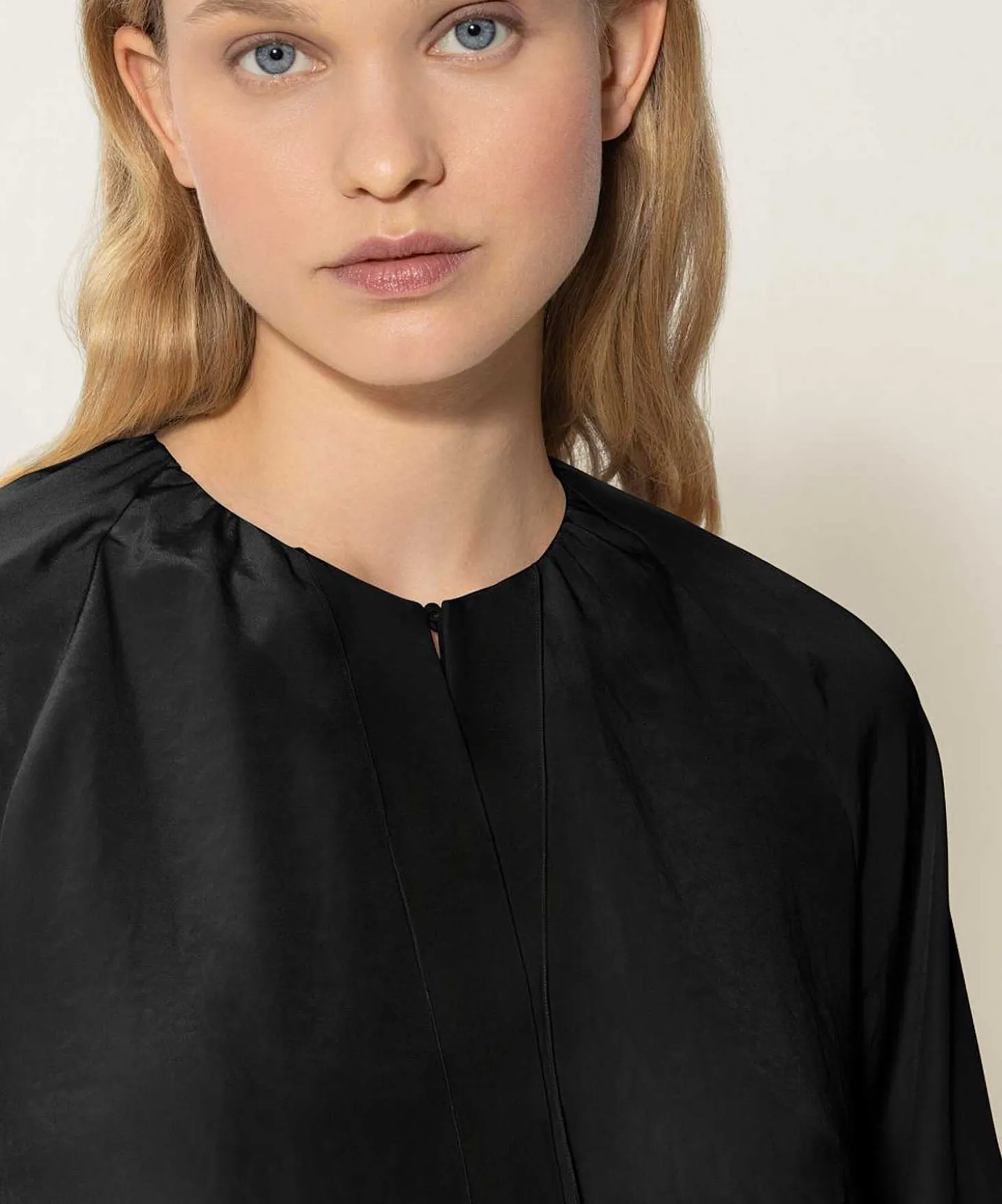 luisa_cerano_blouse_vneck_2.webp Blouse V-Neck*Luisa Cerano Outlet