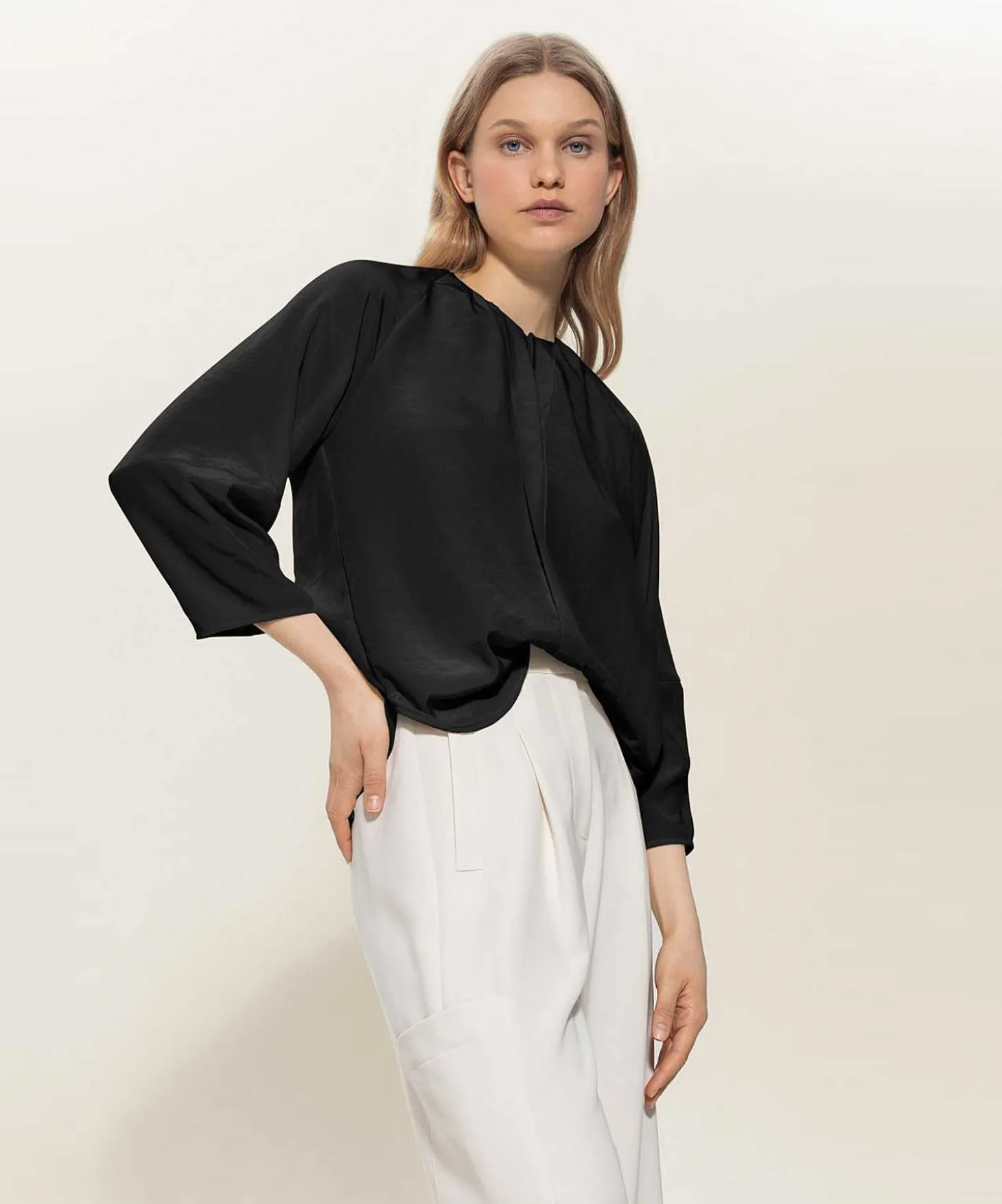luisa_cerano_blouse_vneck_3.webp Blouse V-Neck*Luisa Cerano Outlet