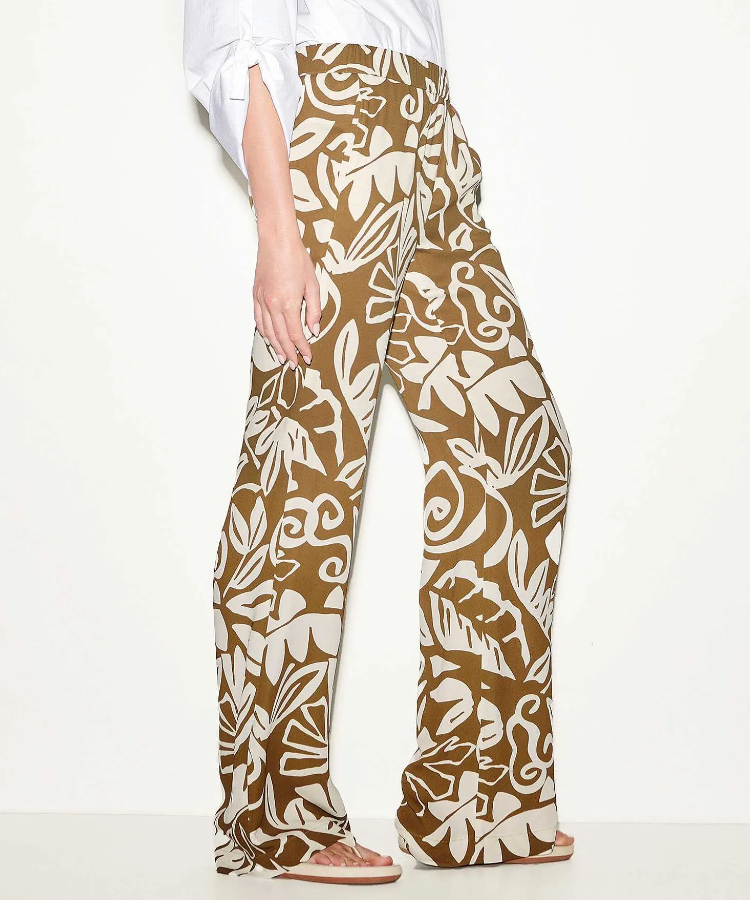luisa_cerano_palazzo_trou_0.webp Palazzo Trousers Leaf Print*Luisa Cerano Best Sale