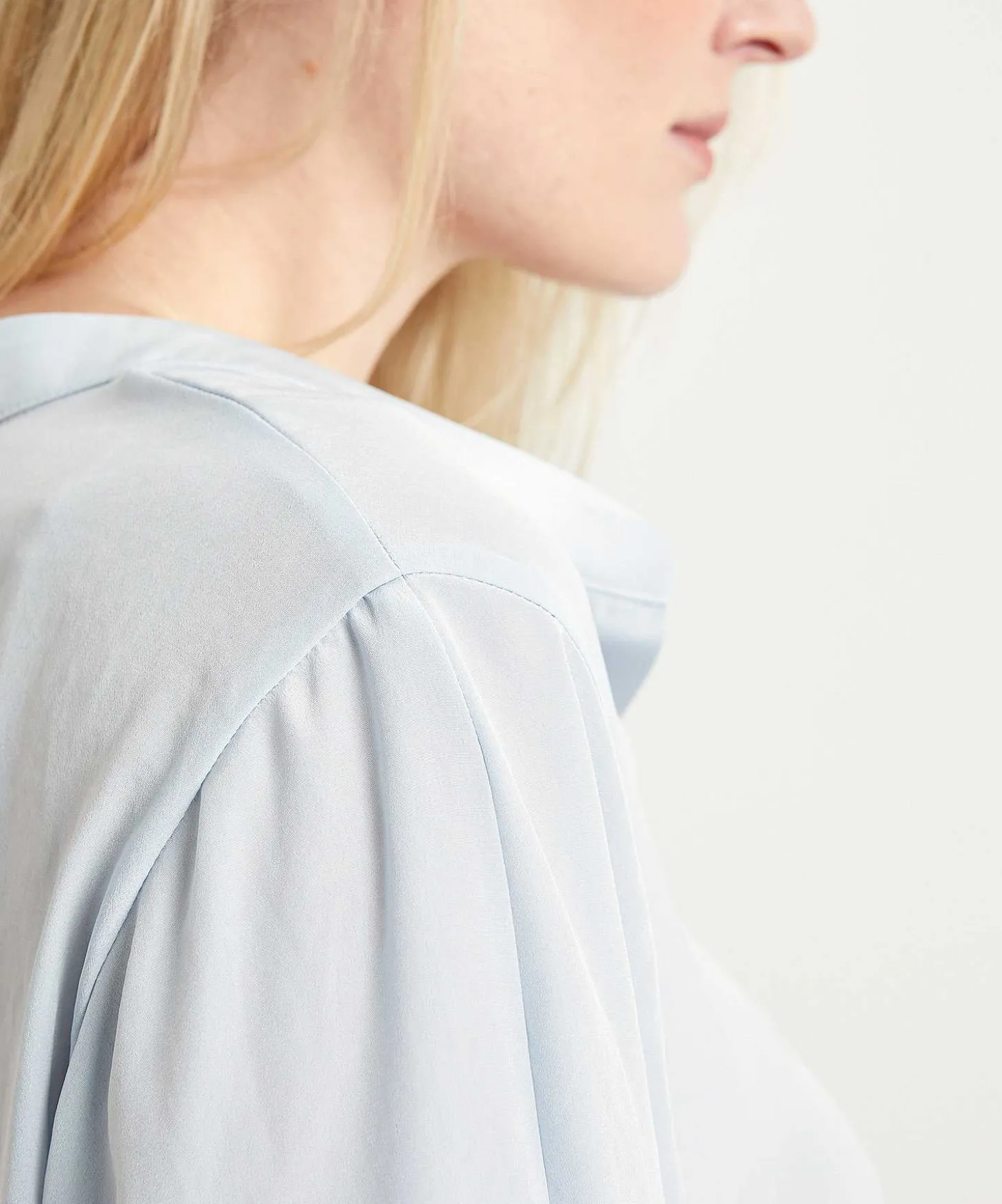 luisa_cerano_silky_blouse_0-3.webp Silky Blouse*Luisa Cerano Best