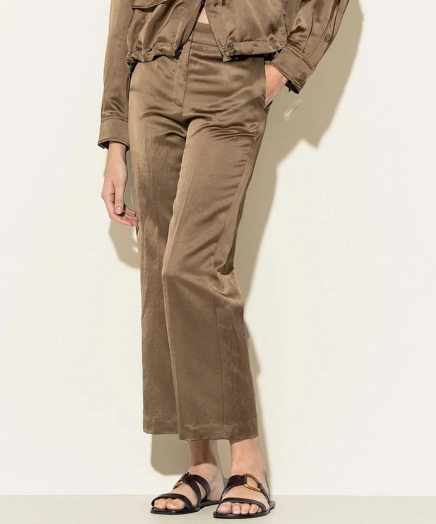 luisa_cerano_silky_croppe_2.webp Silky Cropped Trousers*Luisa Cerano Hot