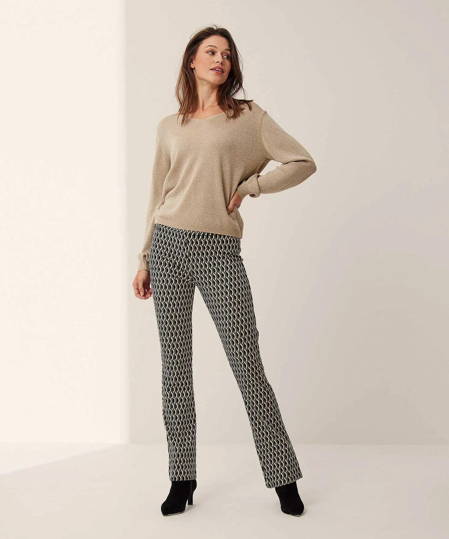 lurex_sweater_vneck_1-1.webp Lurex Sweater V-Neck** New