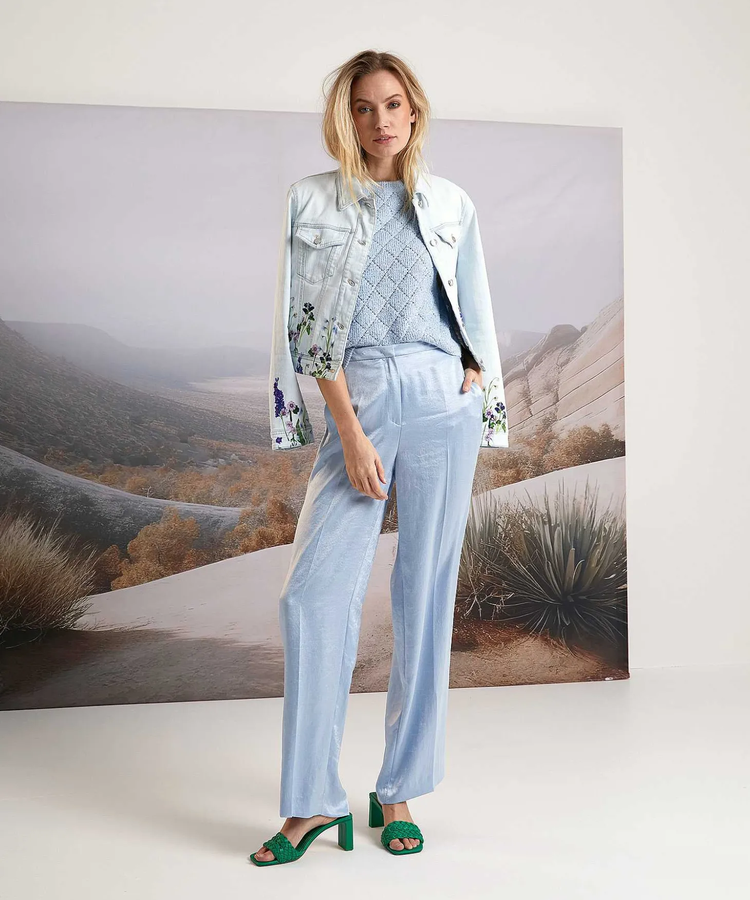 marc_cain_denim_jacket_fl_1.webp Marc Cain Denim Jacket Floral Print*Marc Cain Collections New