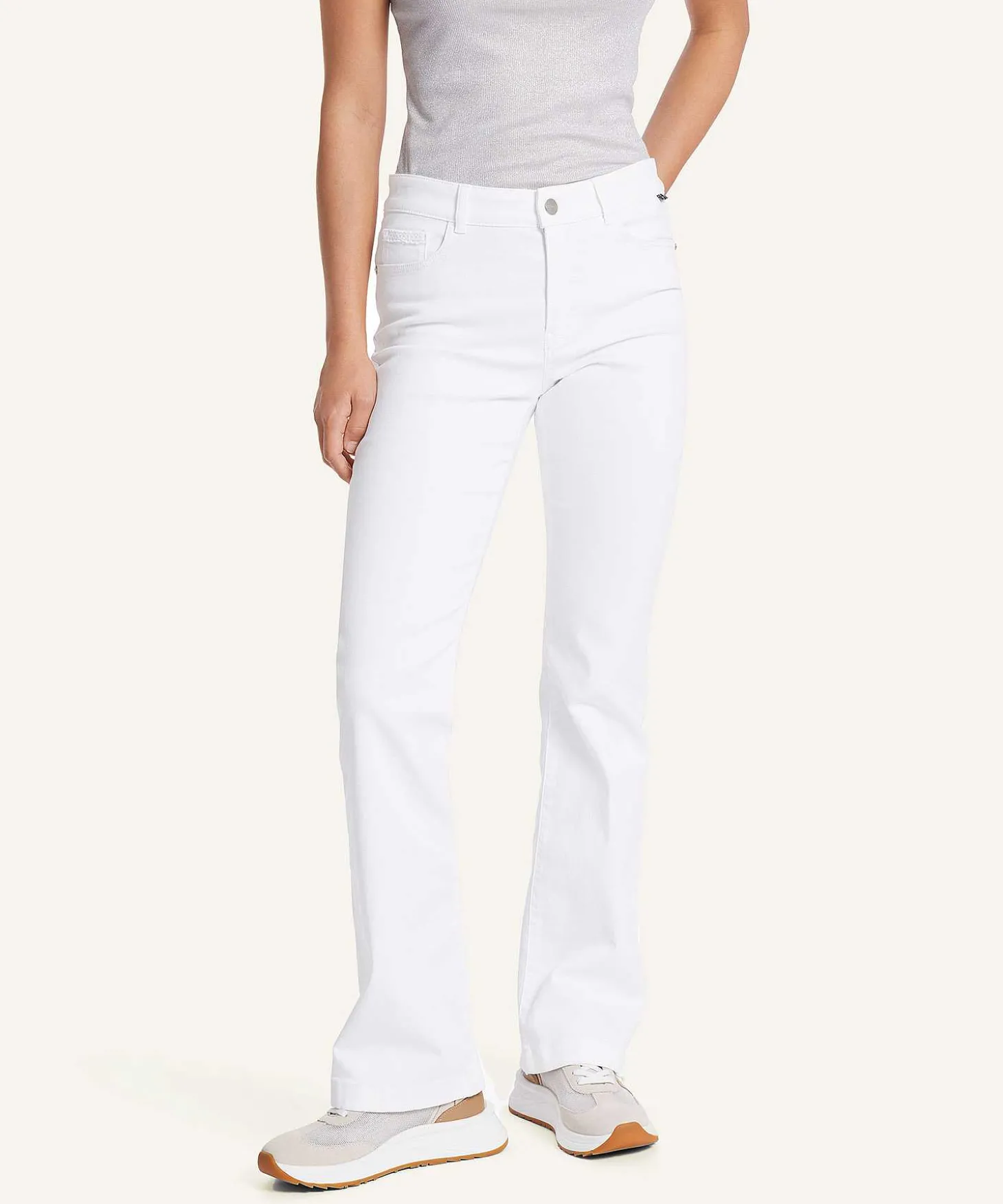 marc_cain_flared_jeans_fa_2.webp Marc Cain Flared Jeans Faro*Marc Cain Pants Store