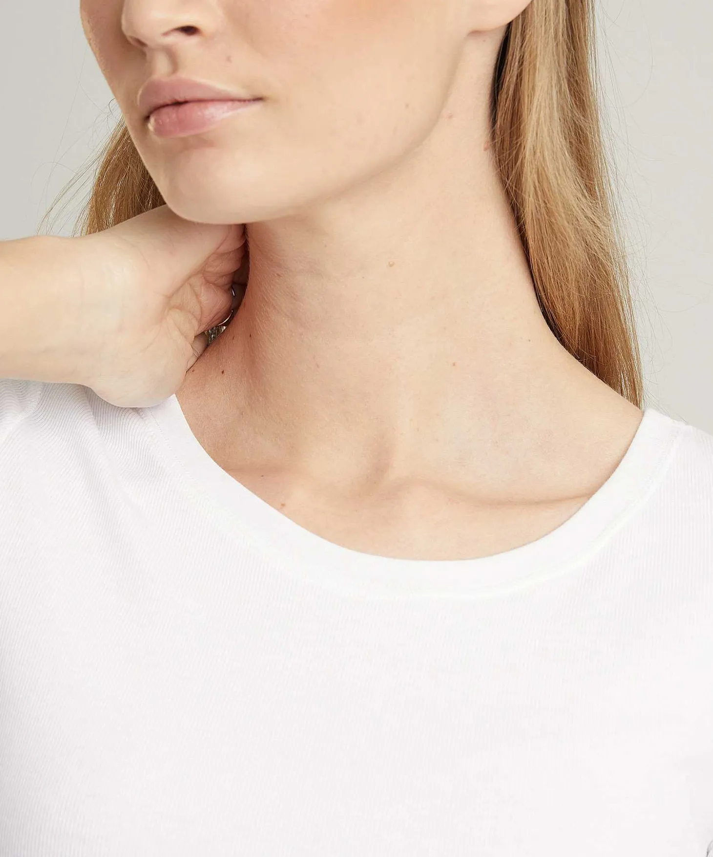 marc_cain_shirt_short_sle_3.webp Marc Cain Shirt Short Sleeve Rib*Marc Cain Essentials Shop
