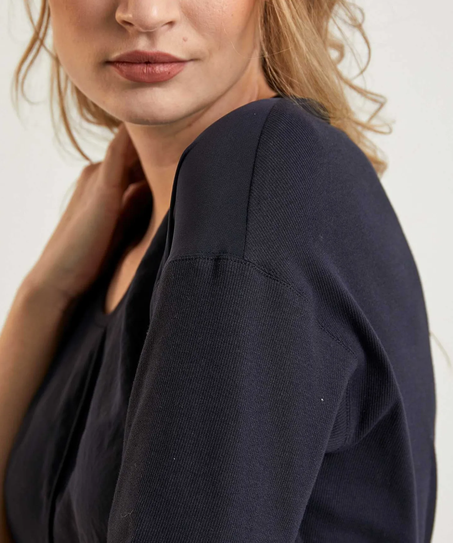 marc_cain_shirt_silky_fro_0.webp Marc Cain Shirt Silky Front*Marc Cain Essentials Hot