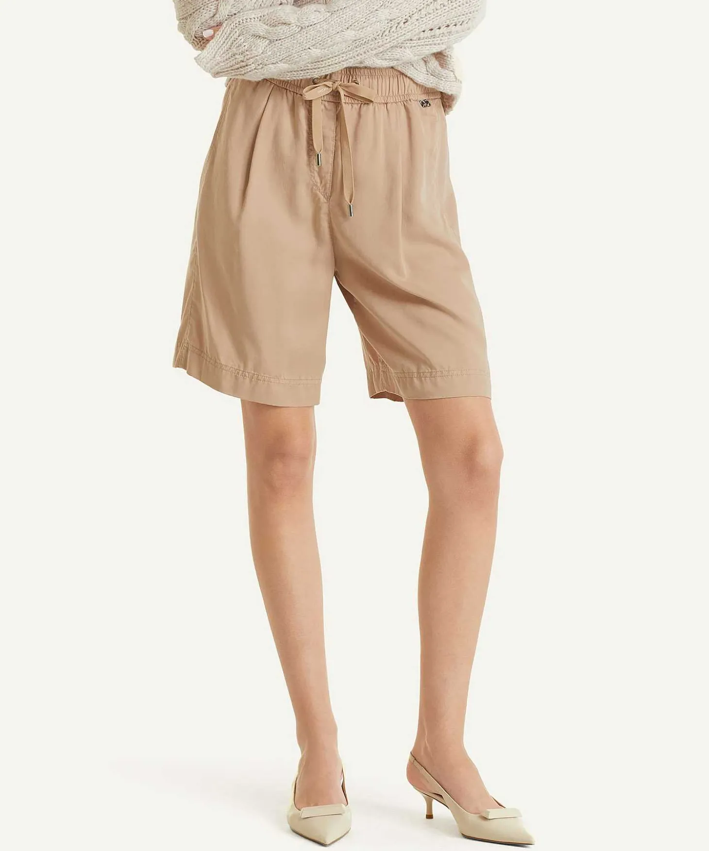 marc_cain_short_witten_3-1.webp Marc Cain Short Witten*Marc Cain Pants New