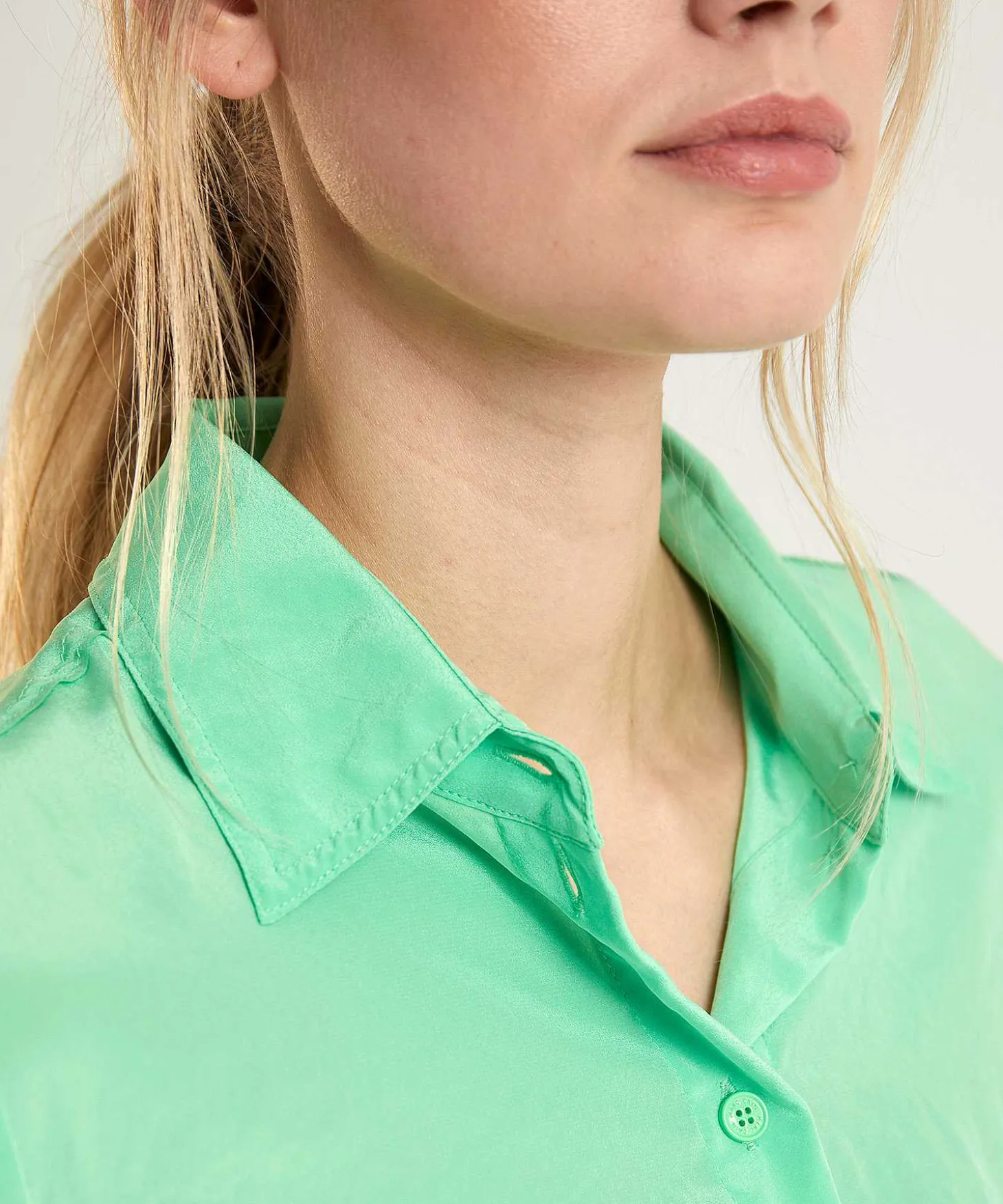 marc_cain_sports_blouse_j_1.webp Blouse 'Japanese Silk'*Marc Cain Sports Store