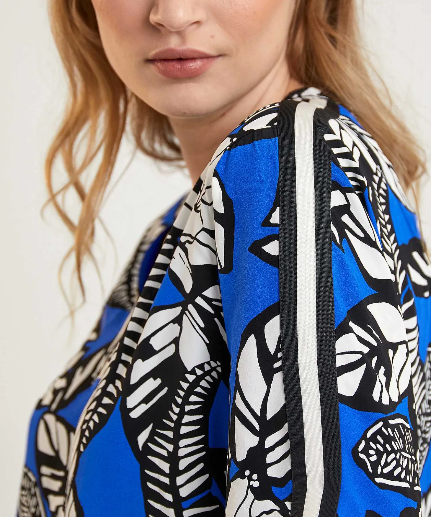 marc_cain_sports_blouse_l_3.webp Blouse Leaf Print*Marc Cain Sports Best