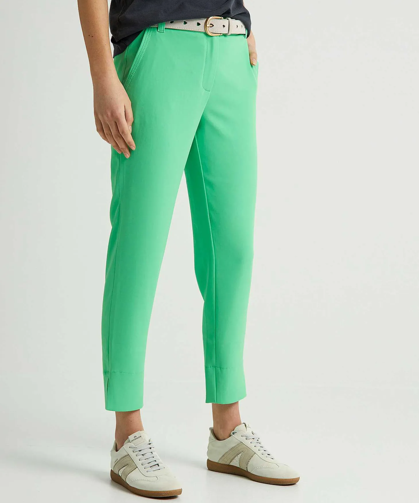 marc_cain_sports_cropped__1-4.webp Cropped Pants Travel Fabric Fushun*Marc Cain Sports Outlet