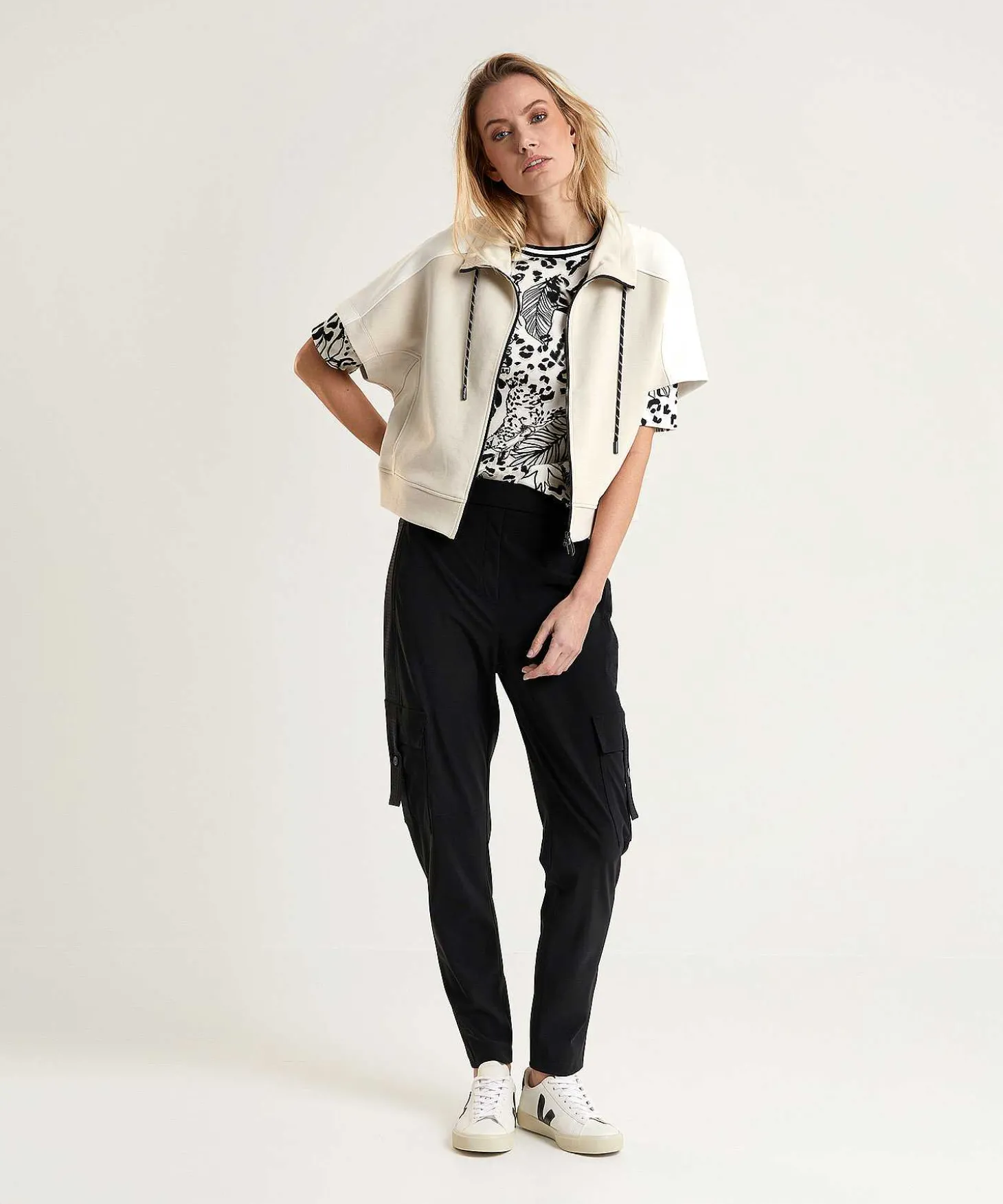 marc_cain_sports_oversize_3-1.webp Oversized Sweat Cardigan Two-Tone*Marc Cain Sports Outlet