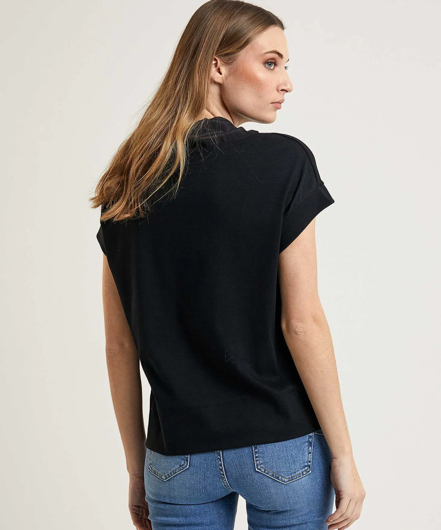 marc_cain_sports_shirt_wi_1-2.webp Shirt With Col*Marc Cain Sports Shop
