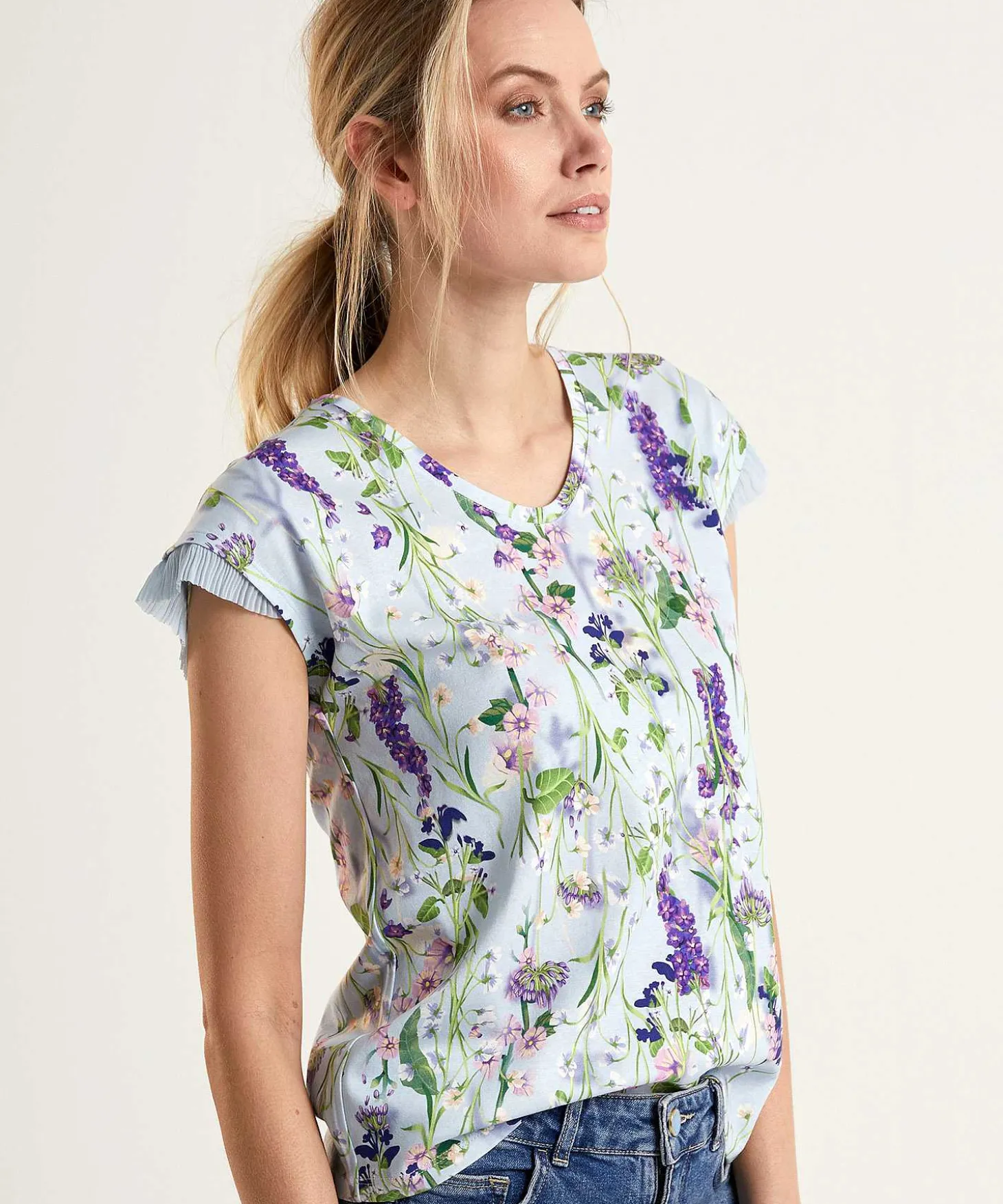 marc_cain_tshirt_floral_p_4.webp Marc Cain T-Shirt Floral Print Pleated Detail*Marc Cain Collections Sale