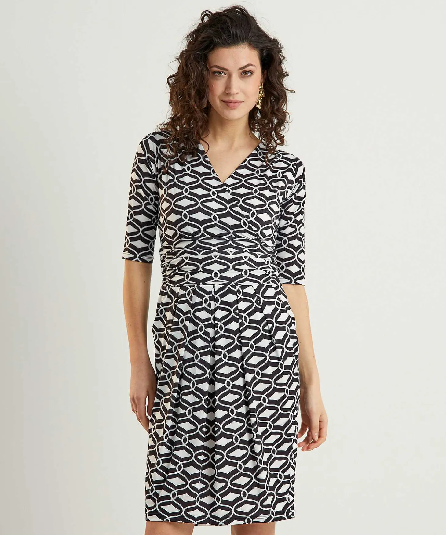 marivie_slinky_dress_retr_2.webp Slinky Dress Retro Print*Marivie Clearance