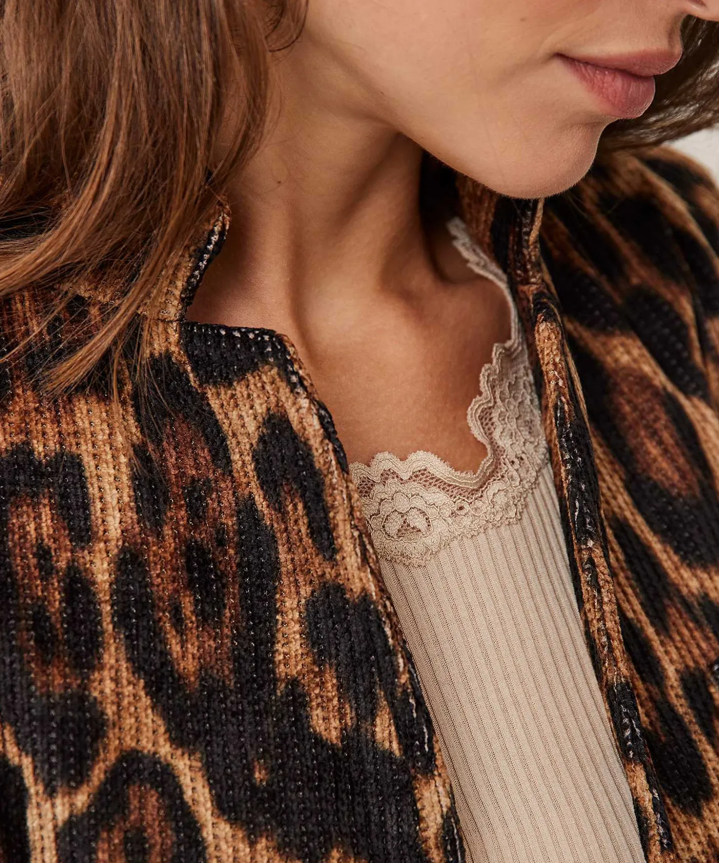 ml_collections_chenille_b_2.webp Chenille Blazer Leopard Print*ML Collections Outlet