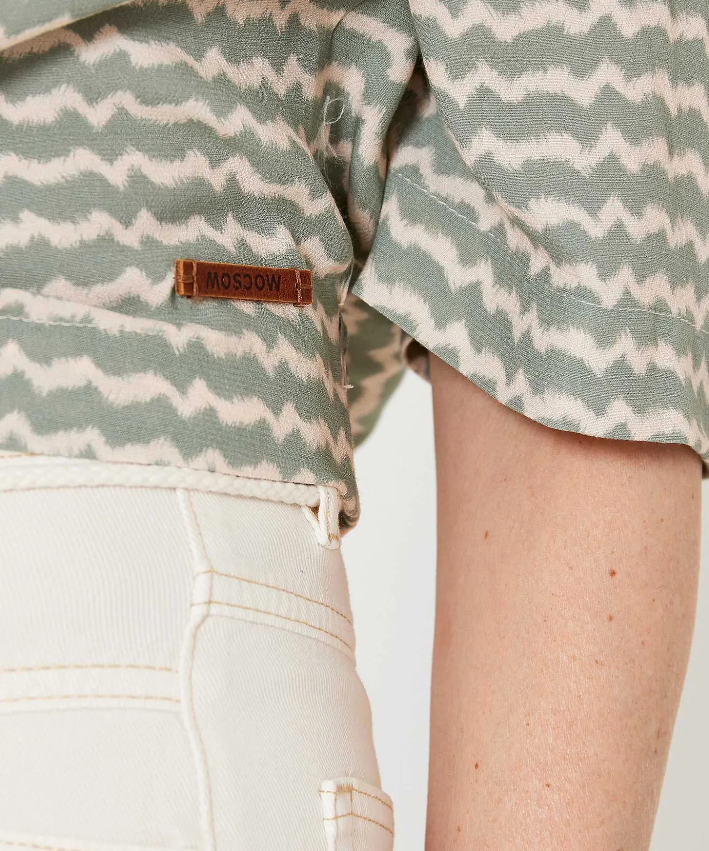 moscow_blouse_zigzag_prin_1.webp Blouse Zigzag Print Rashida*Moscow Store
