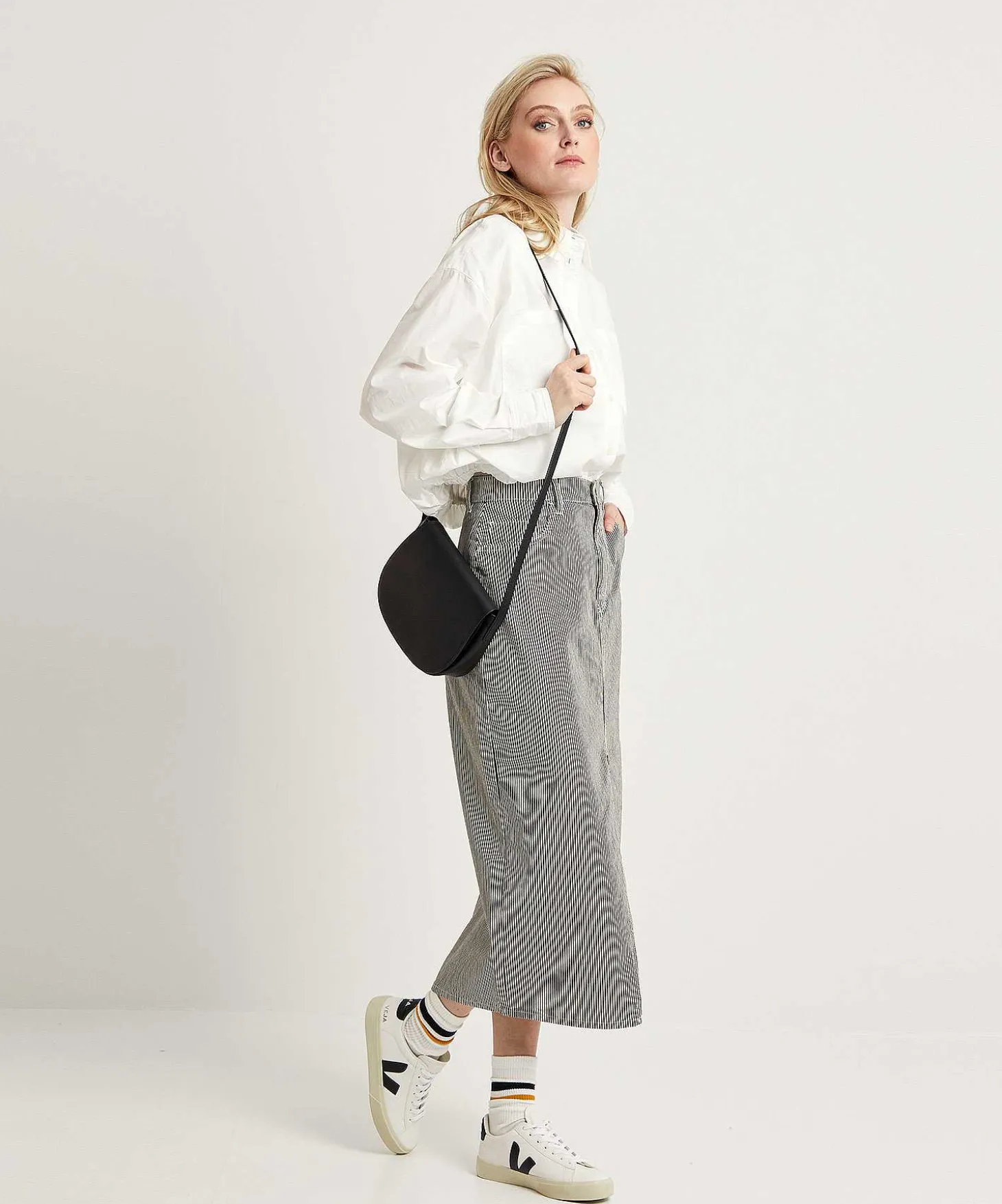 moscow_short_blouse_femil_0.webp Short Blouse Femila*Moscow Discount