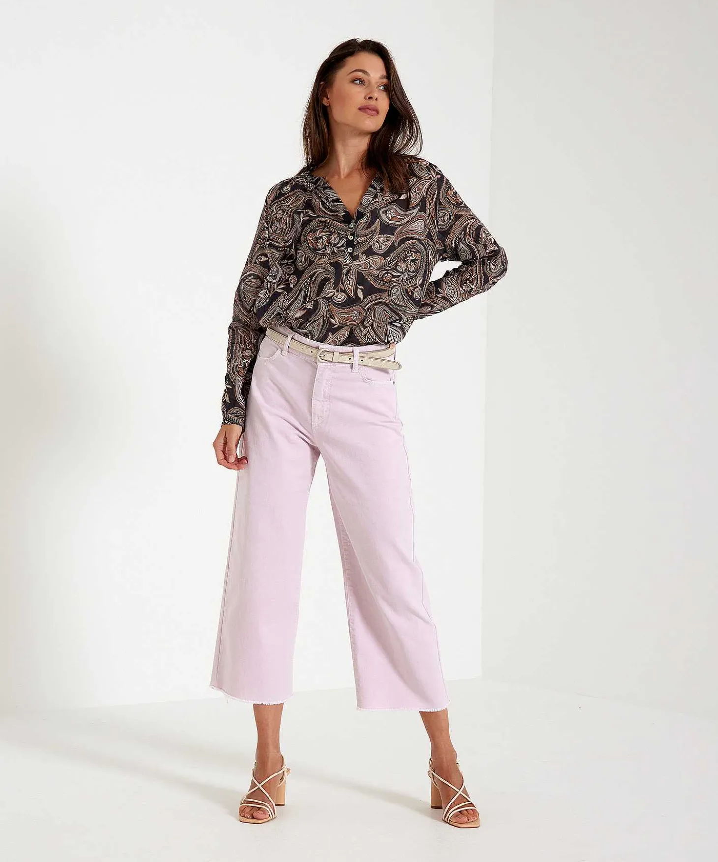 no_mans_land_blouse_paisl_0.webp Blouse Paisley Print*No Man's Land Sale