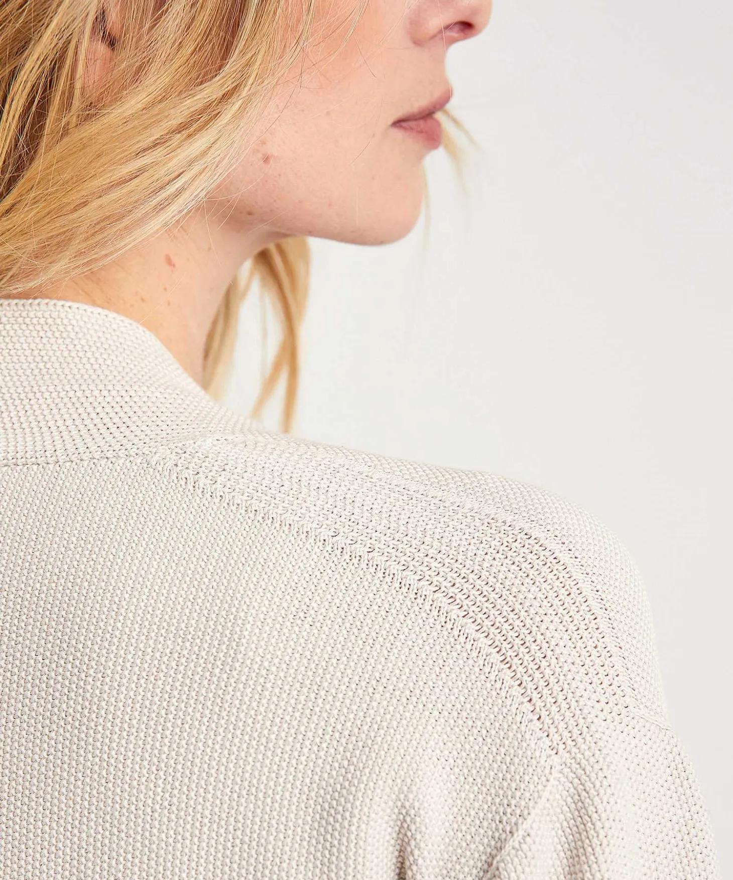 no_mans_land_short_cardig_3.webp Short Cardigan*No Man's Land Discount