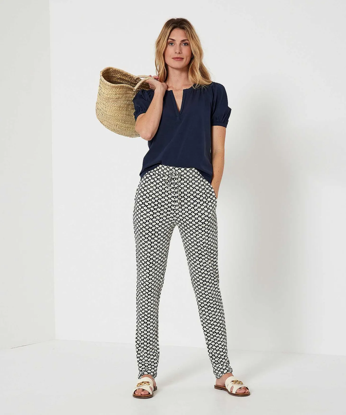 no_mans_land_slinky_pants_2.webp Slinky Pants Graphic Print*No Man's Land Clearance