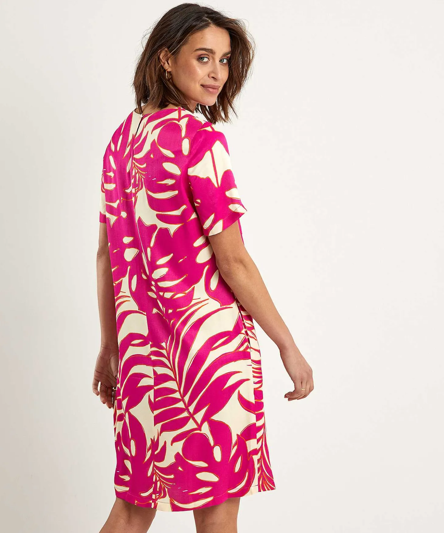 oui_silky_dress_leaf_prin_1.webp Silky Dress Leaf Print*OUI Best