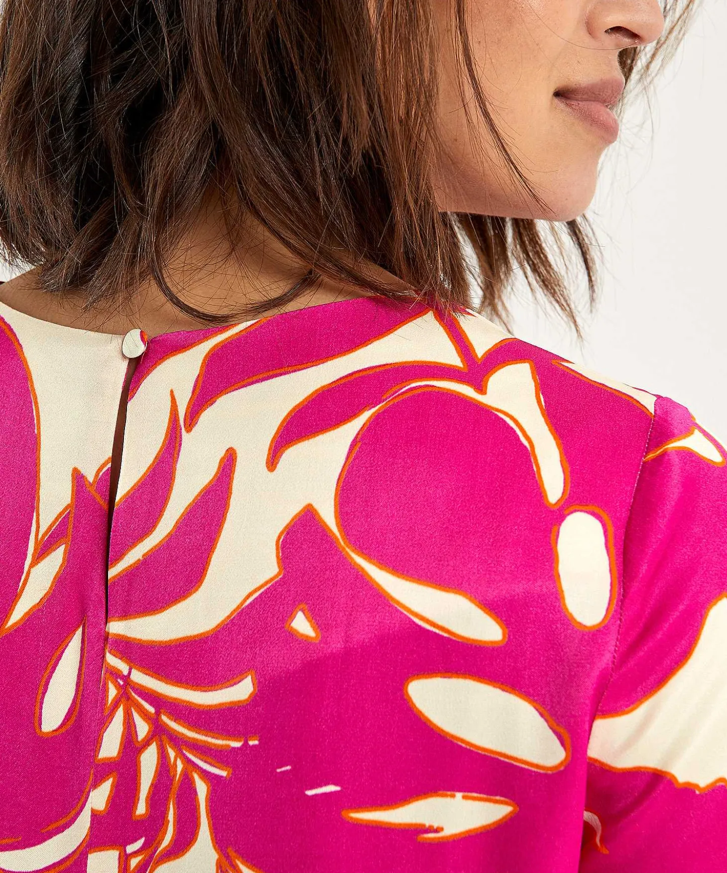 oui_silky_dress_leaf_prin_2.webp Silky Dress Leaf Print*OUI Best
