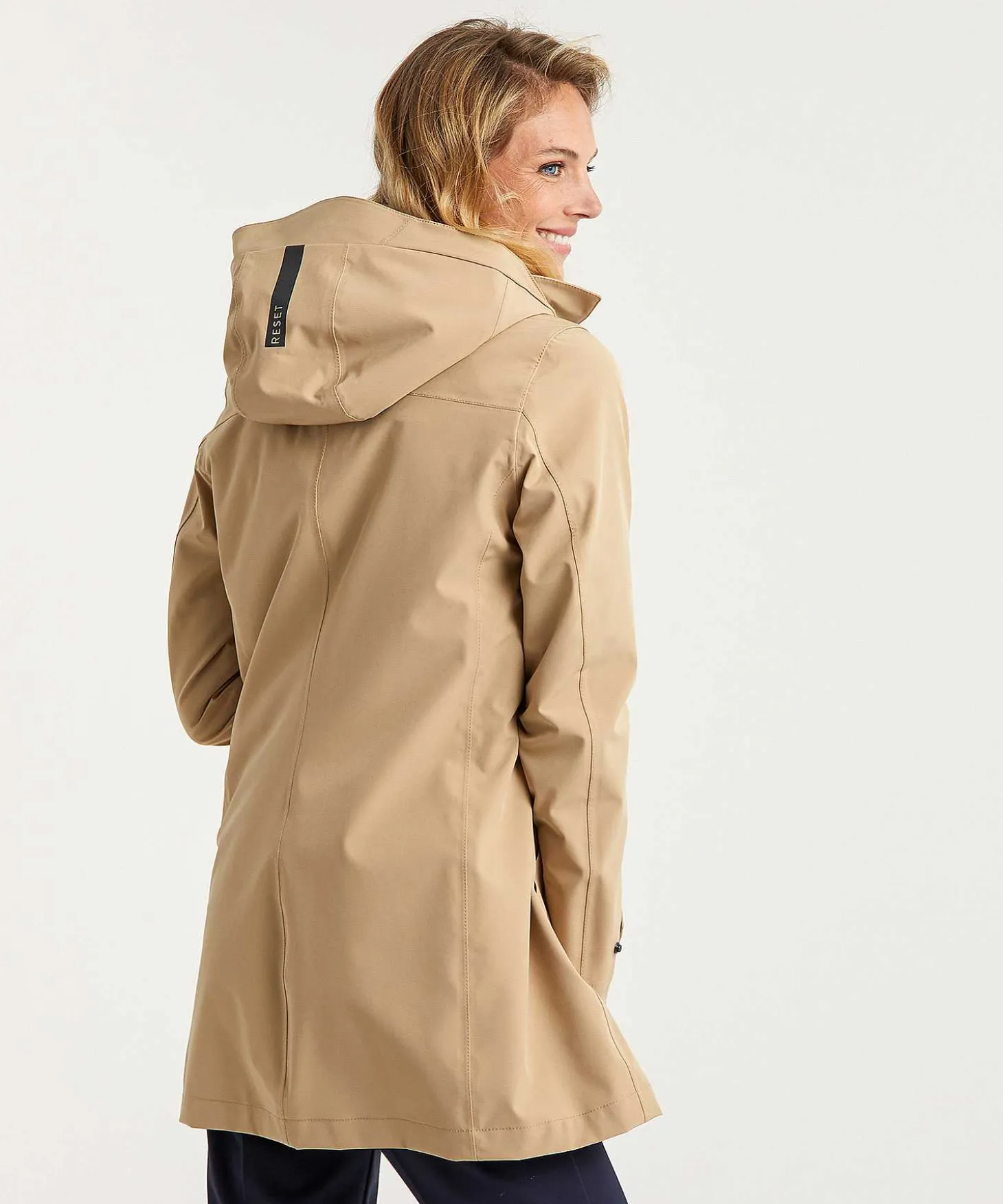 reset_halflength_raincoat_2.webp Half-Length Raincoat Waterproof Rodin*Reset New