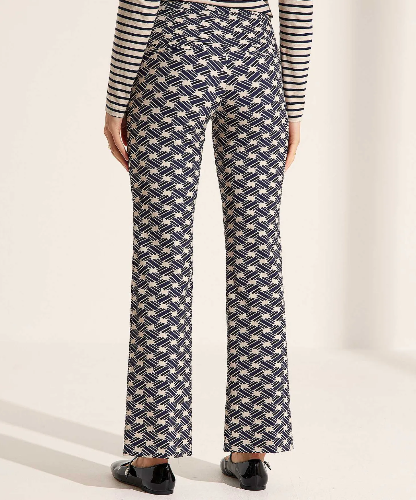 rosner_flared_pants_winte_1-3.webp Flared Pants Winter Techno Alisa Print*Rosner Flash Sale