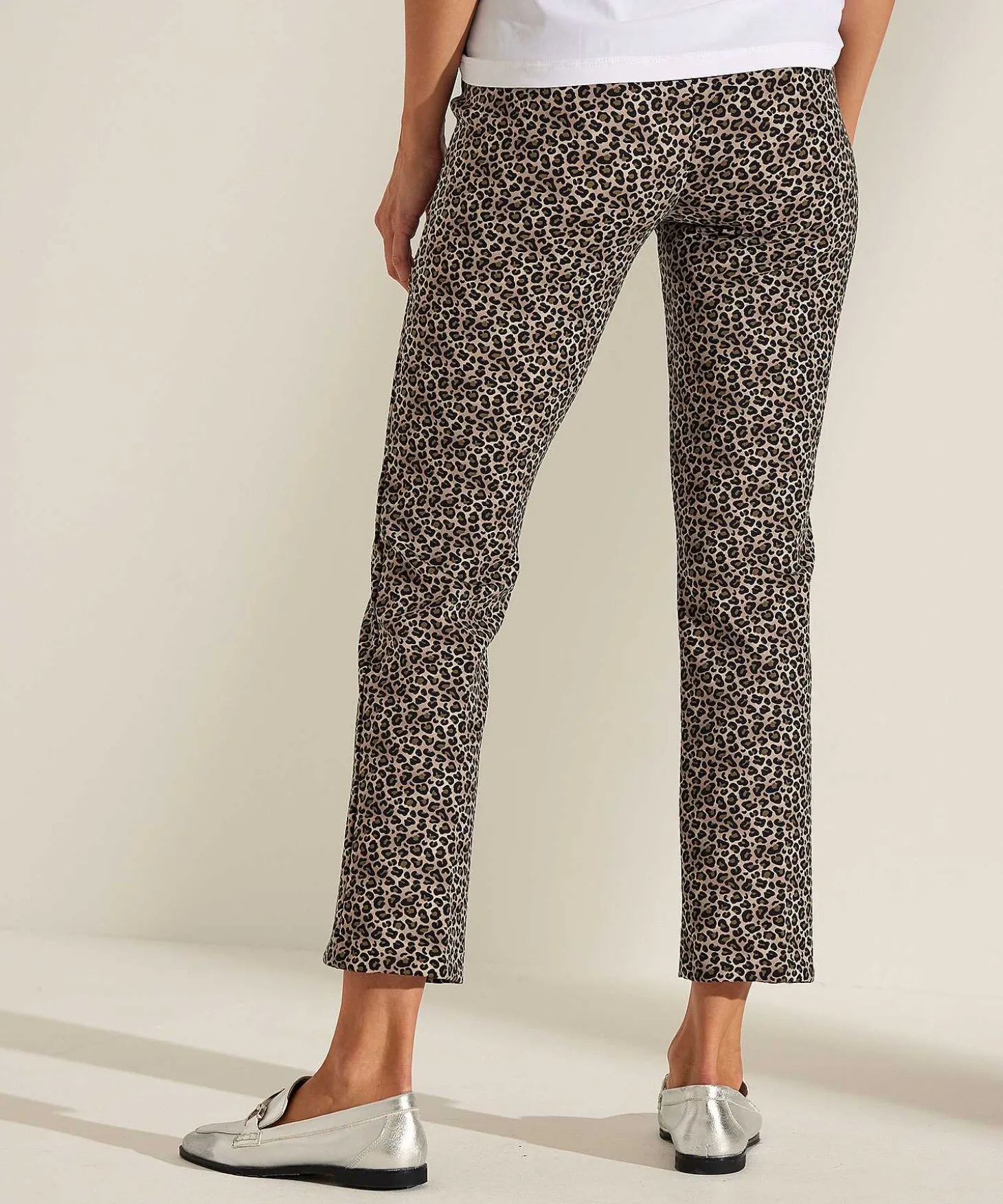 rosner_light_scuba_pants__0.webp Light Scuba Pants Panther Print Alisa*Rosner Hot