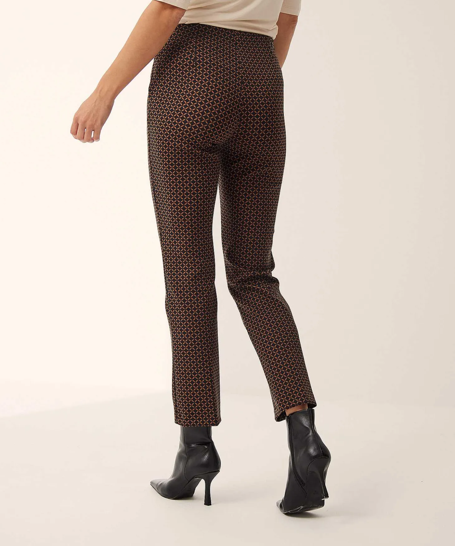 rosner_scuba_pants_alisa_0.webp Scuba Pants Alisa*Rosner Discount
