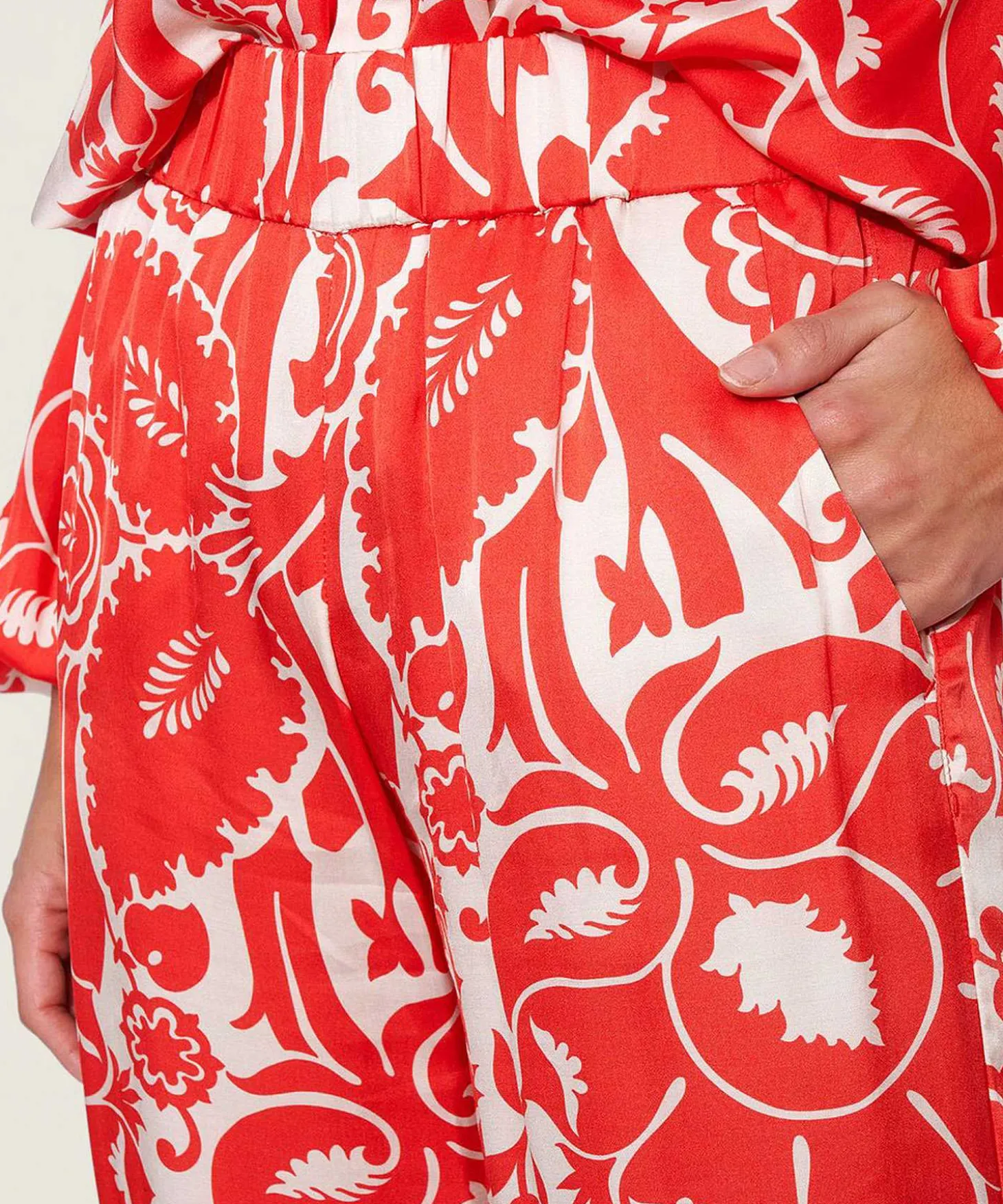 rosner_silky_palazzo_pant_1.webp Silky Palazzo Pants Leaf Print May*Rosner Clearance