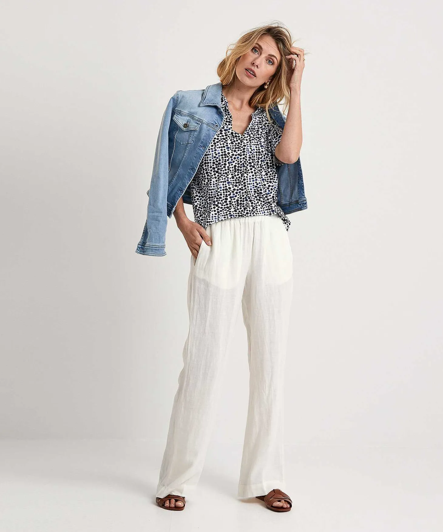shirt_with_vneck_pleat_d_1.webp Shirt With V-Neck Pleat Dots** Clearance