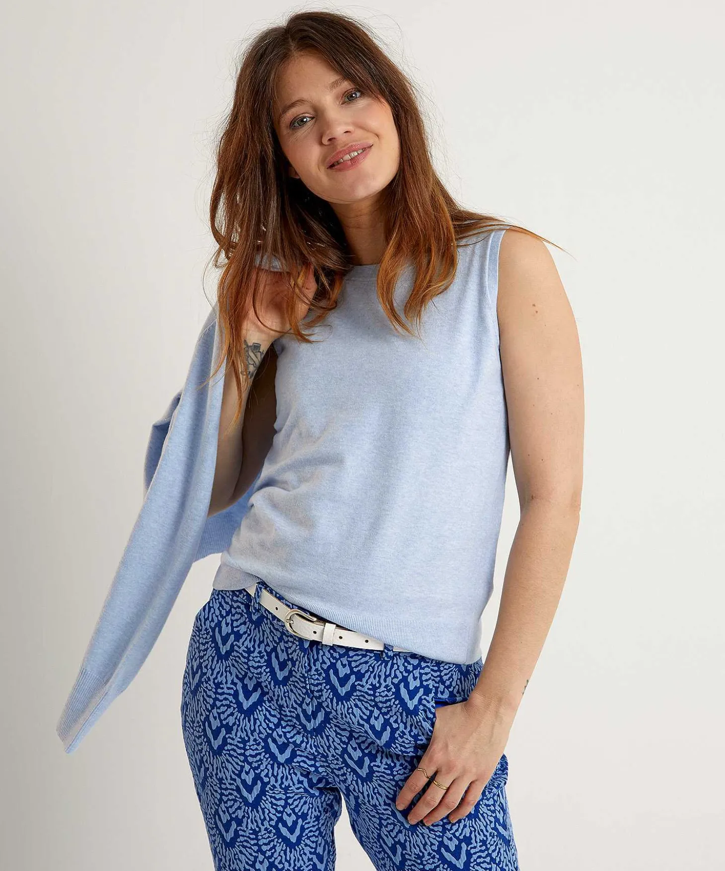 sleeveless_sweater_0-1.webp Sleeveless Sweater** New