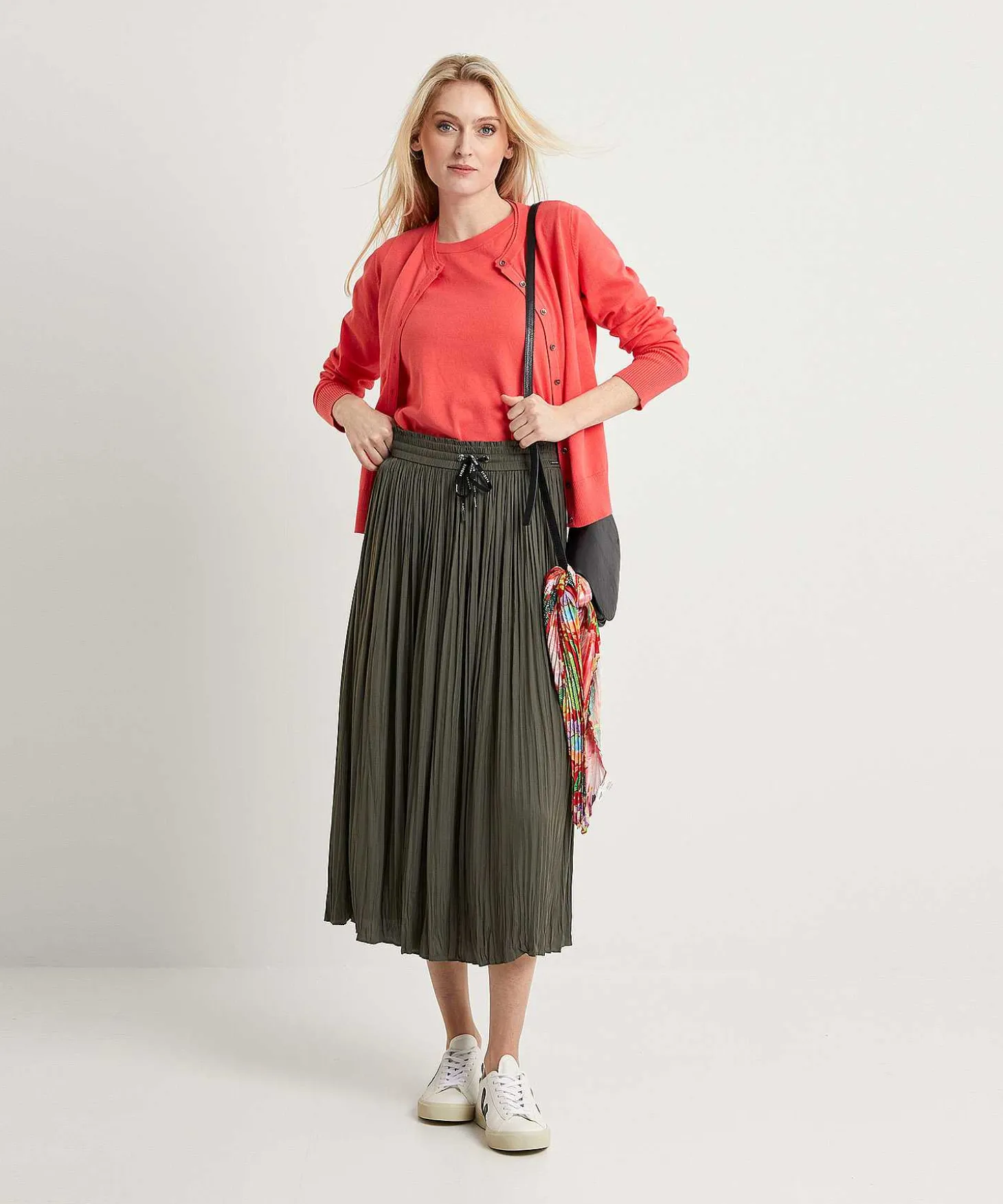 sleeveless_sweater_0.webp Sleeveless Sweater** Best Sale